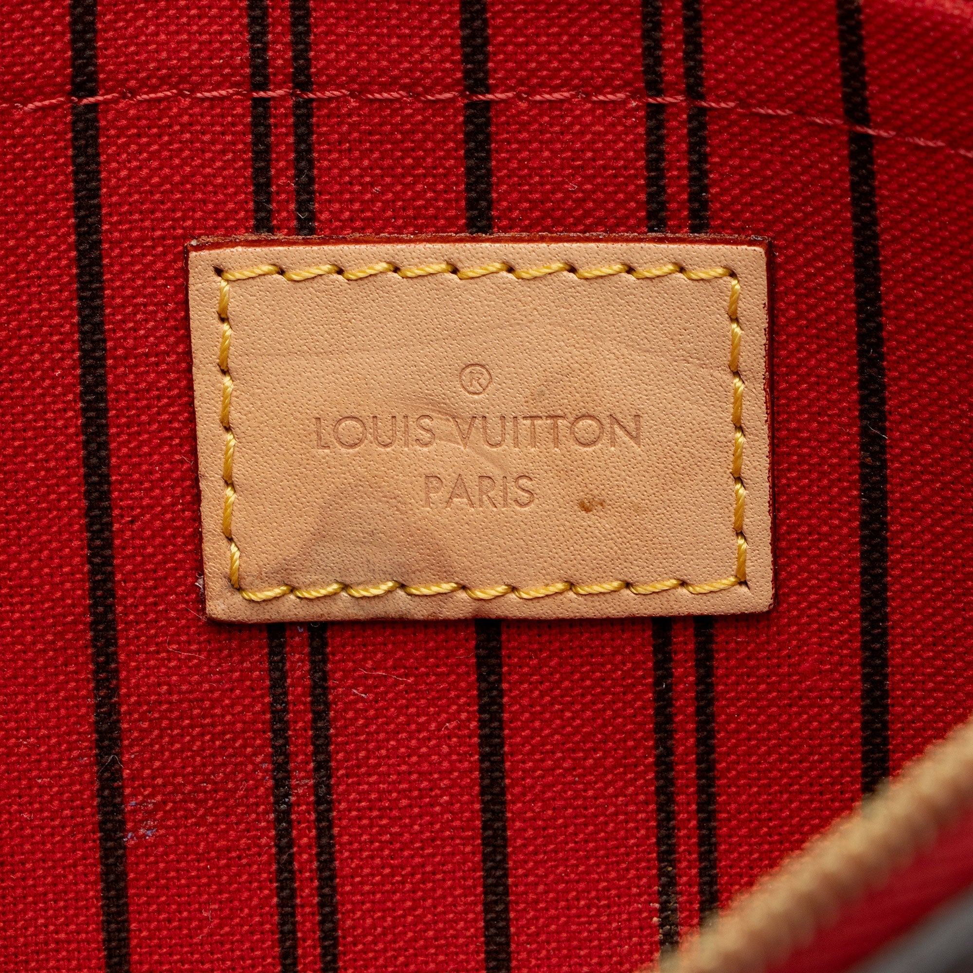Louis Vuitton Monogram Canvas Neverfull MM Pochette (SHF-CSWV0K)