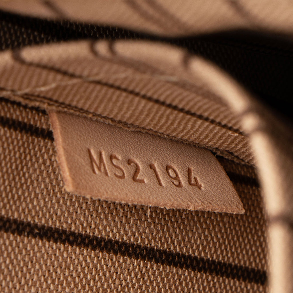 Louis Vuitton Monogram Canvas Neverfull MM Pochette (SHF-G7FkQm)
