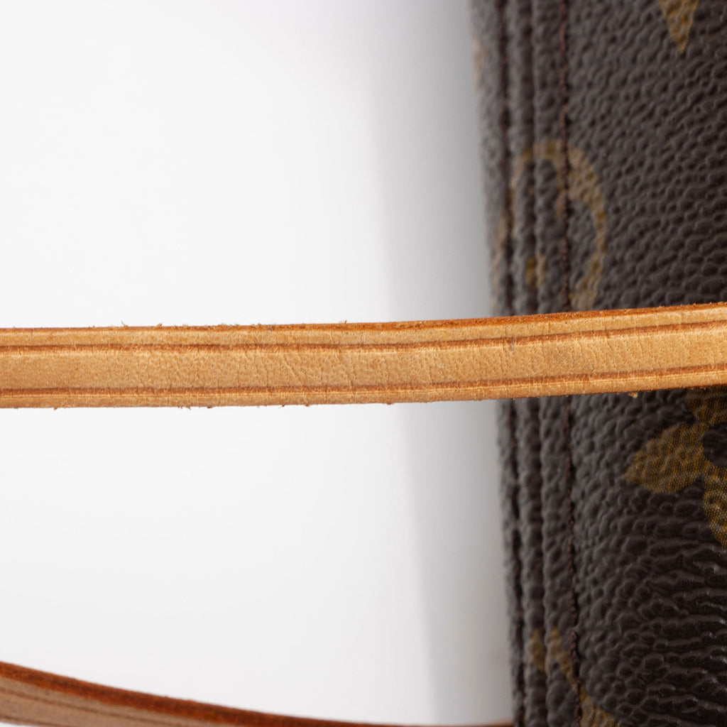 Louis Vuitton Monogram Canvas Neverfull MM Tote (SHF-JdmzIM)