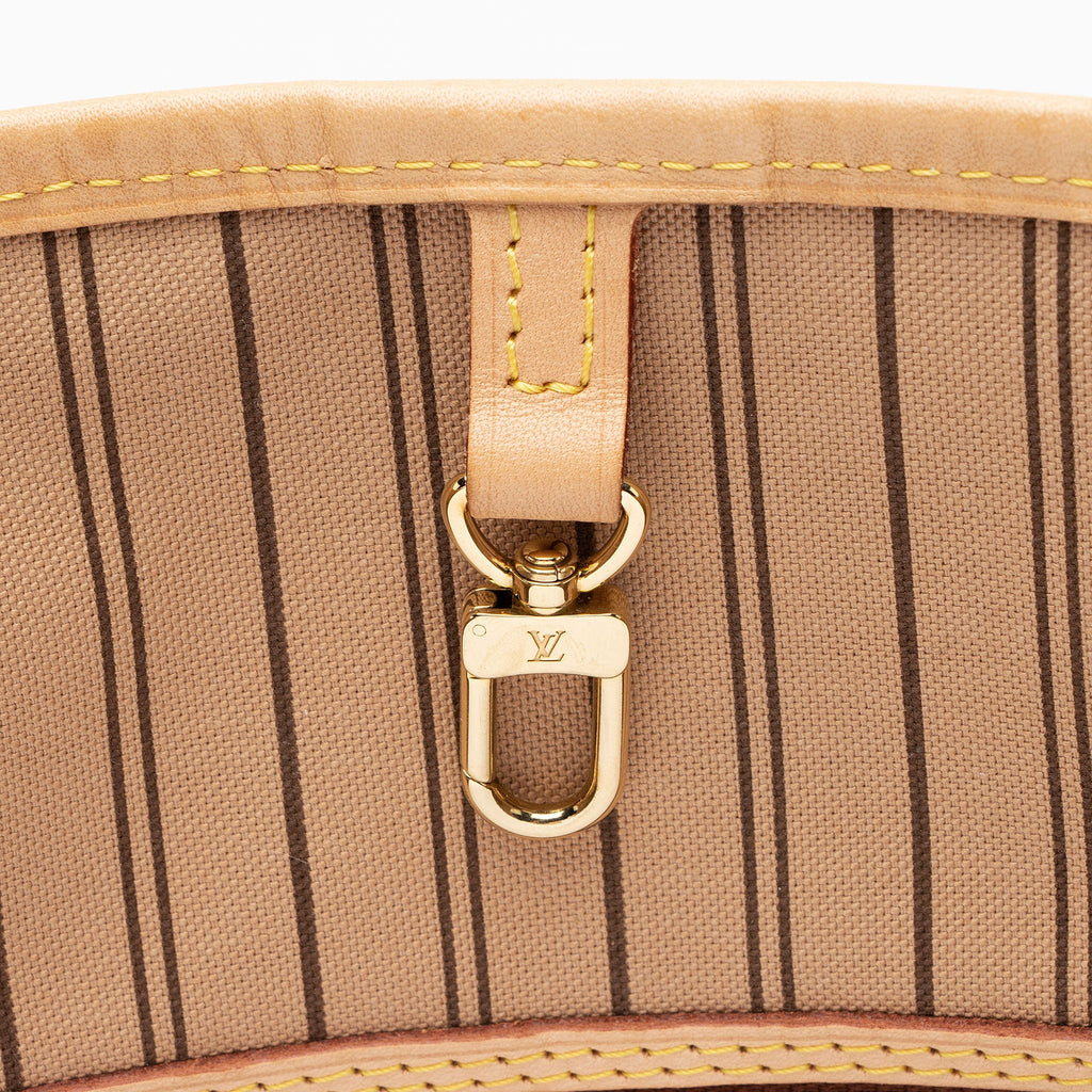 Louis Vuitton Monogram Canvas Neverfull MM Tote (SHF-AjSvFo)