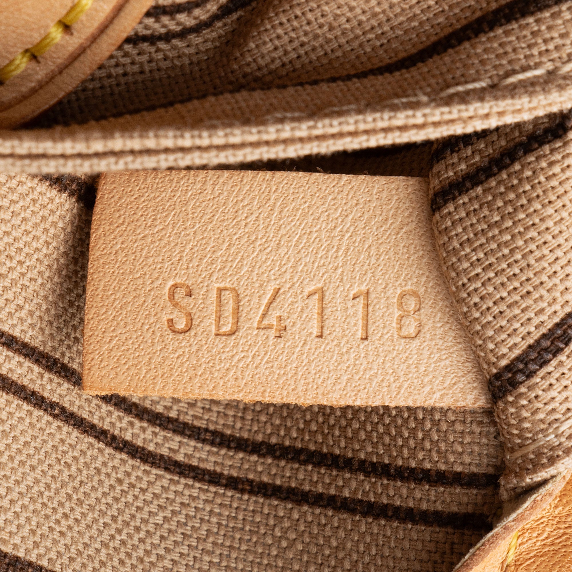 Louis Vuitton Monogram Canvas Neverfull MM Tote (SHF-Z6qLqA)
