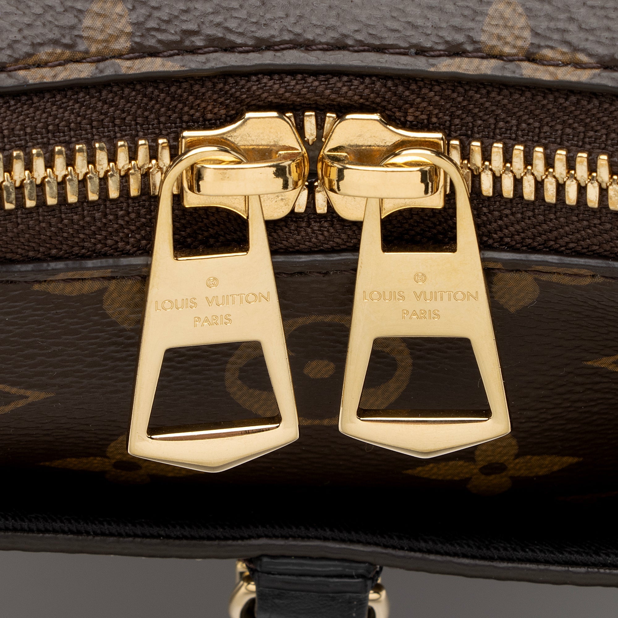 Louis Vuitton Monogram Canvas Odeon MM NM Shoulder Bag (SHF-dbGrZE)