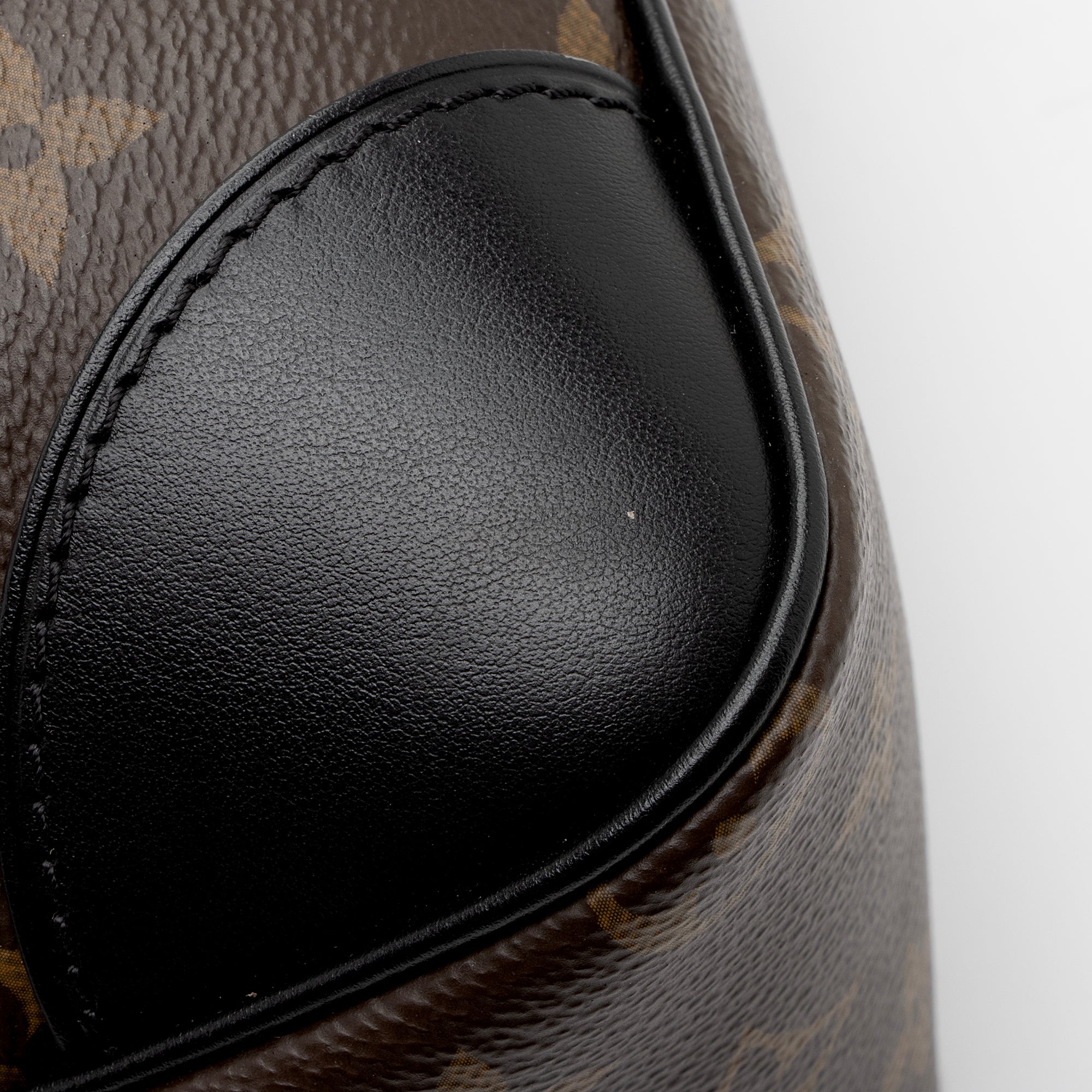 Louis Vuitton Monogram Canvas Odeon MM NM Shoulder Bag (SHF-dbGrZE)