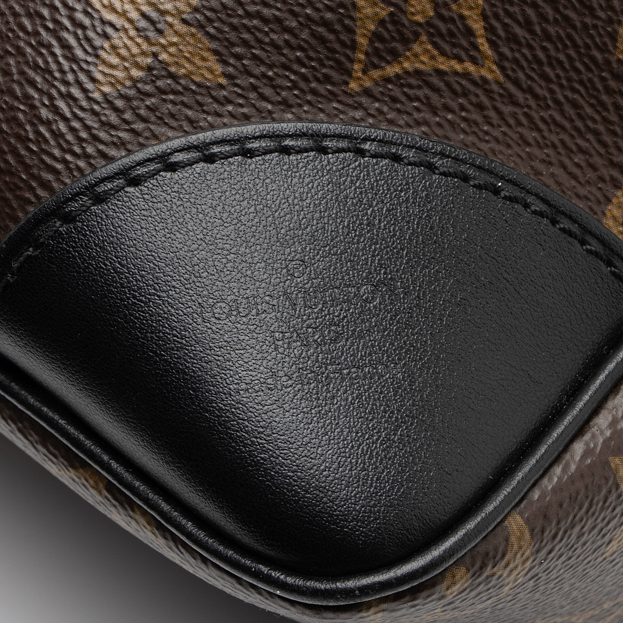 Louis Vuitton Monogram Canvas Odeon MM NM Shoulder Bag (SHF-VnY1WF)