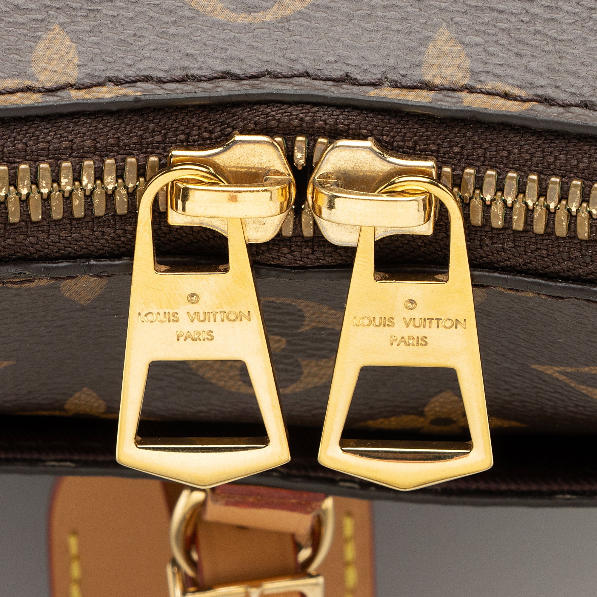 Louis Vuitton Monogram Canvas Odeon MM NM Shoulder Bag (SHF-7ZJiDn)