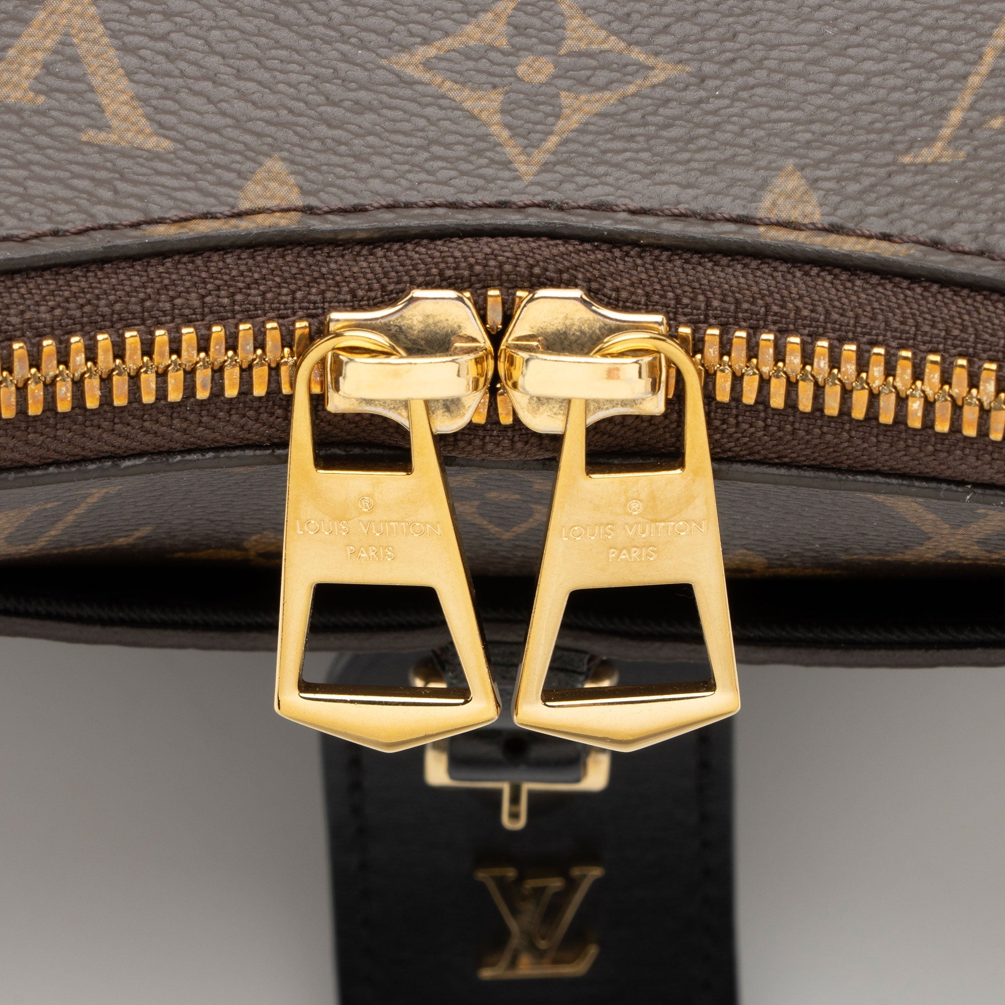 Louis Vuitton Monogram Canvas Odeon PM NM Shoulder Bag (SHF-DVtcRH)