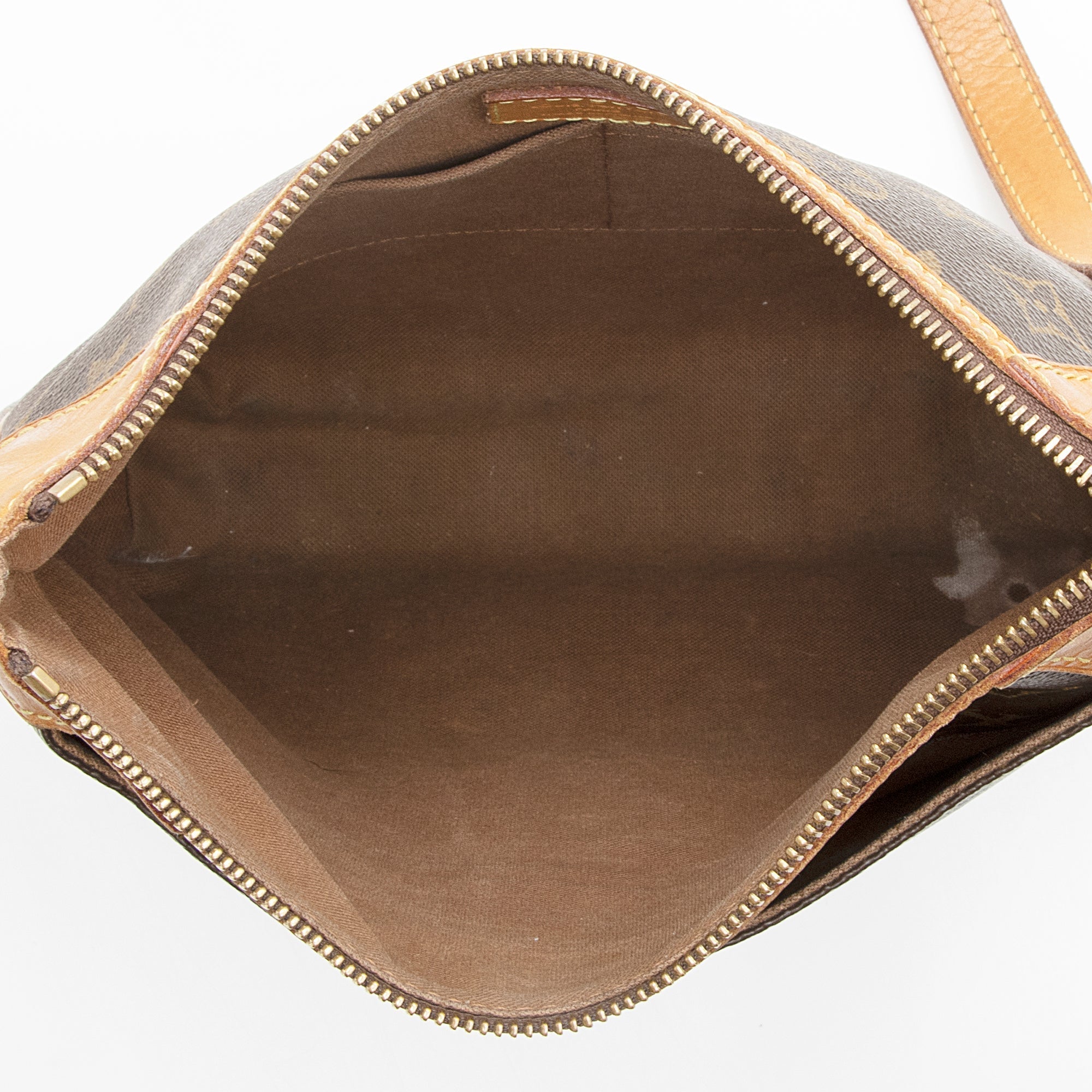 Louis Vuitton Monogram Canvas Odeon PM Shoulder Bag (SHF-22536)