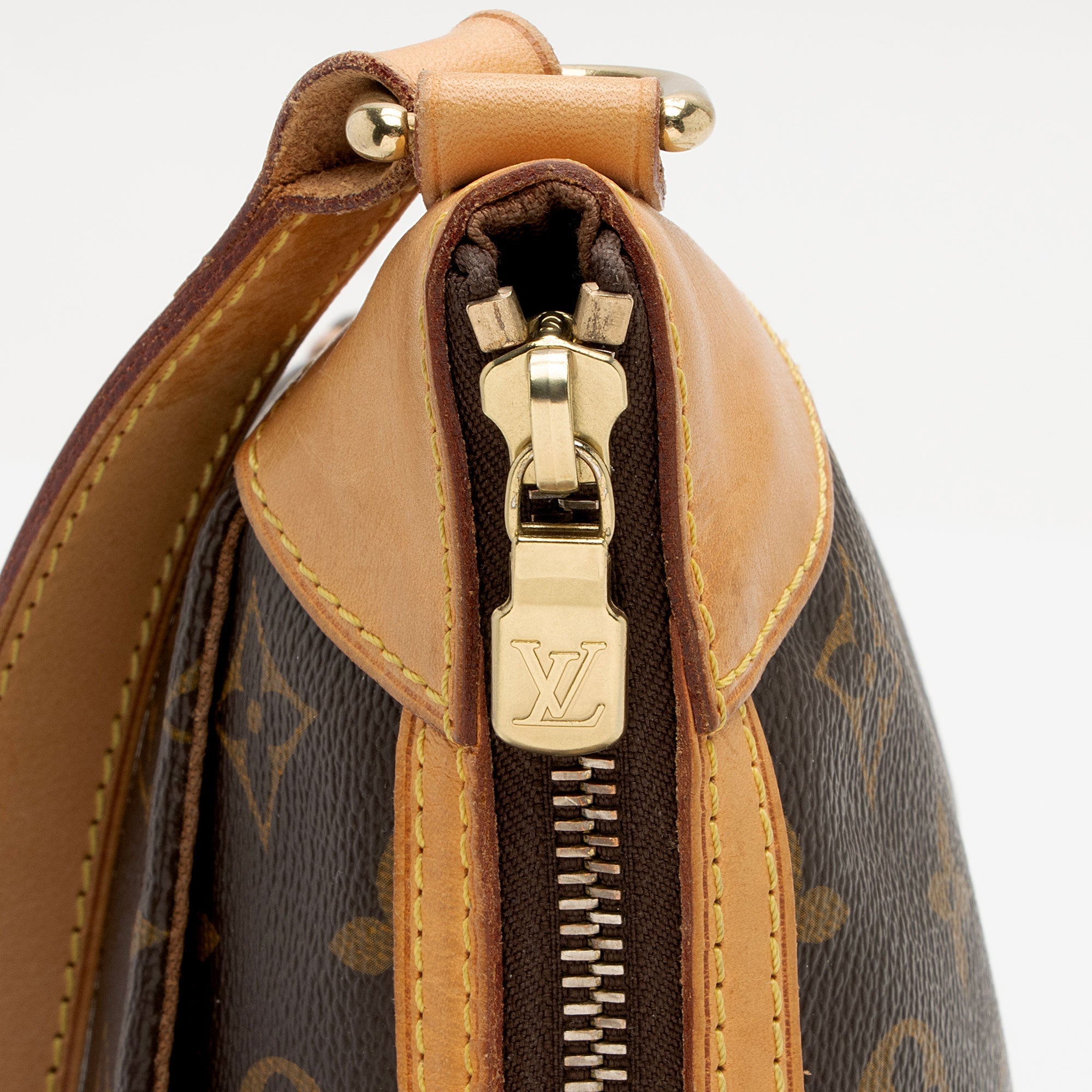 Louis Vuitton Monogram Canvas Odeon PM Shoulder Bag (SHF-EAfcm3)