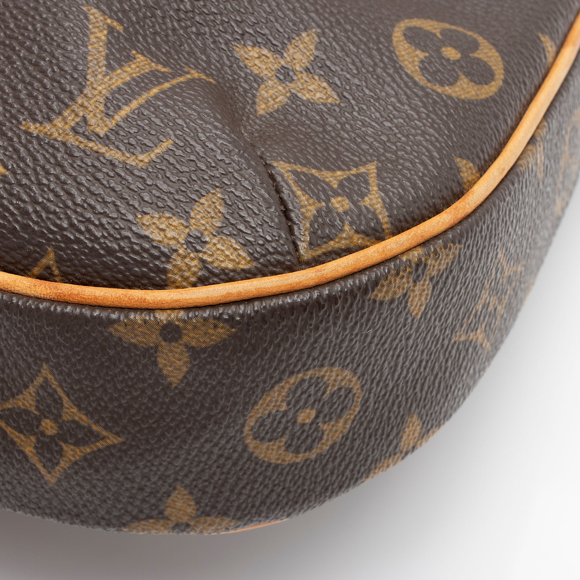Louis Vuitton Monogram Canvas Odeon PM Shoulder Bag (SHF-YQeYO0)
