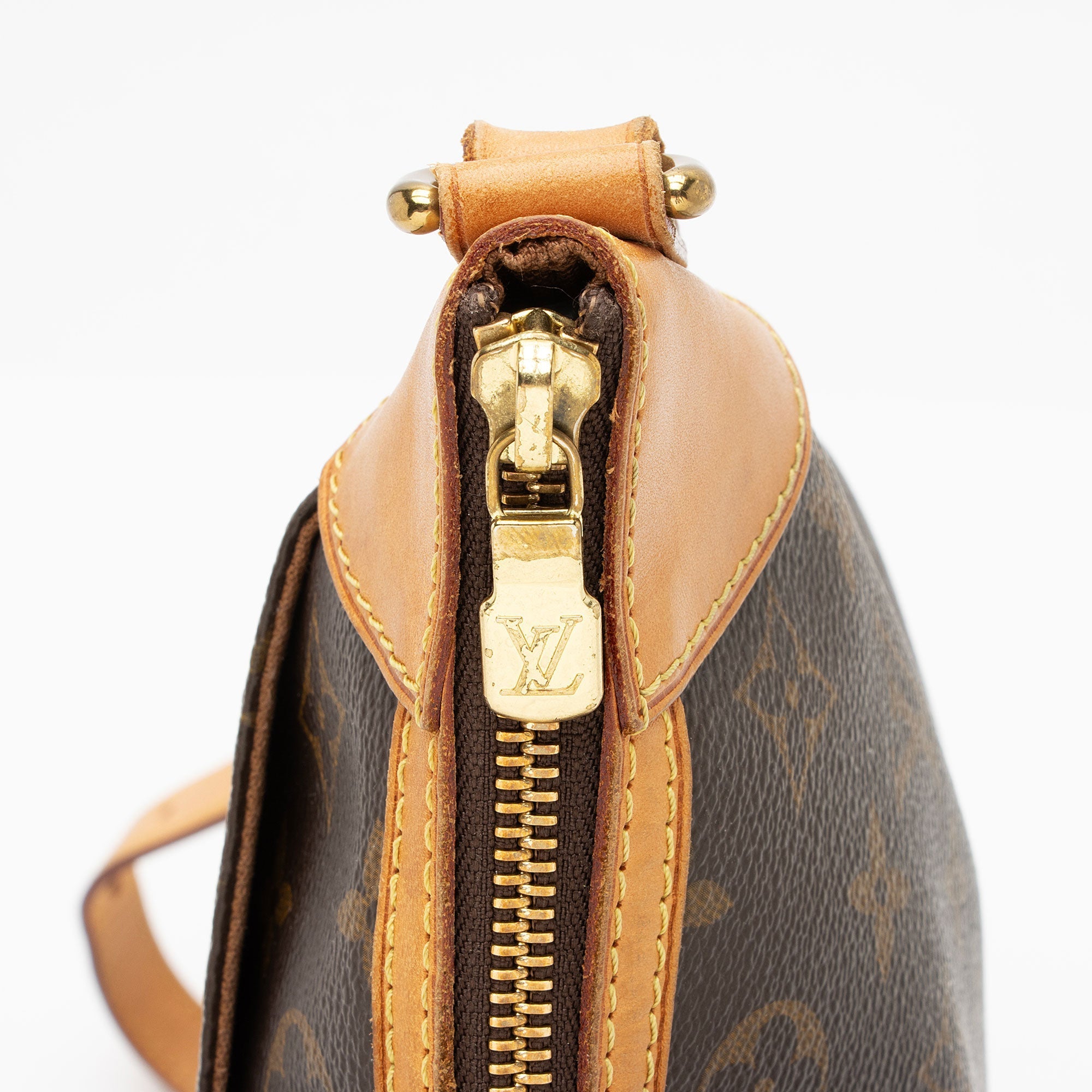 Louis Vuitton Monogram Canvas Odeon PM Shoulder Bag (SHF-hfzuP7)