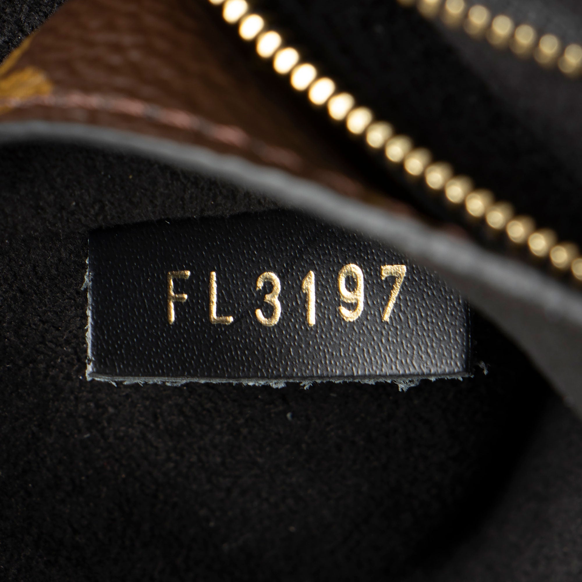 Louis Vuitton Monogram Canvas One Handle MM Flap Bag (SHF-8PThM6)