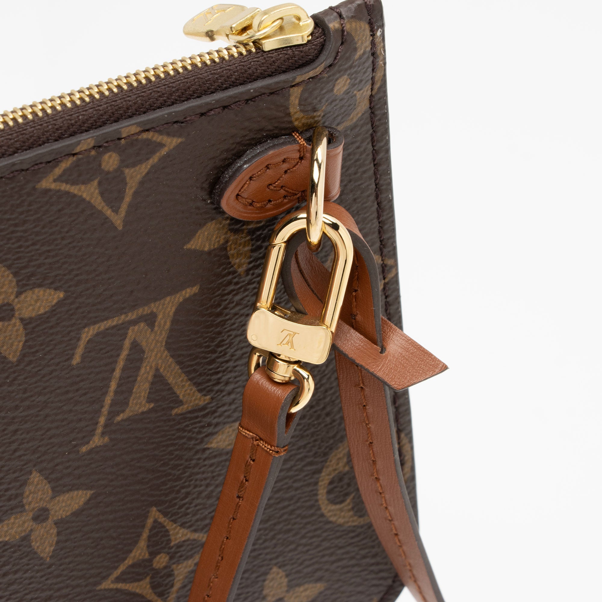Louis Vuitton Monogram Canvas PM Pochette (SHF-GZuq4G)