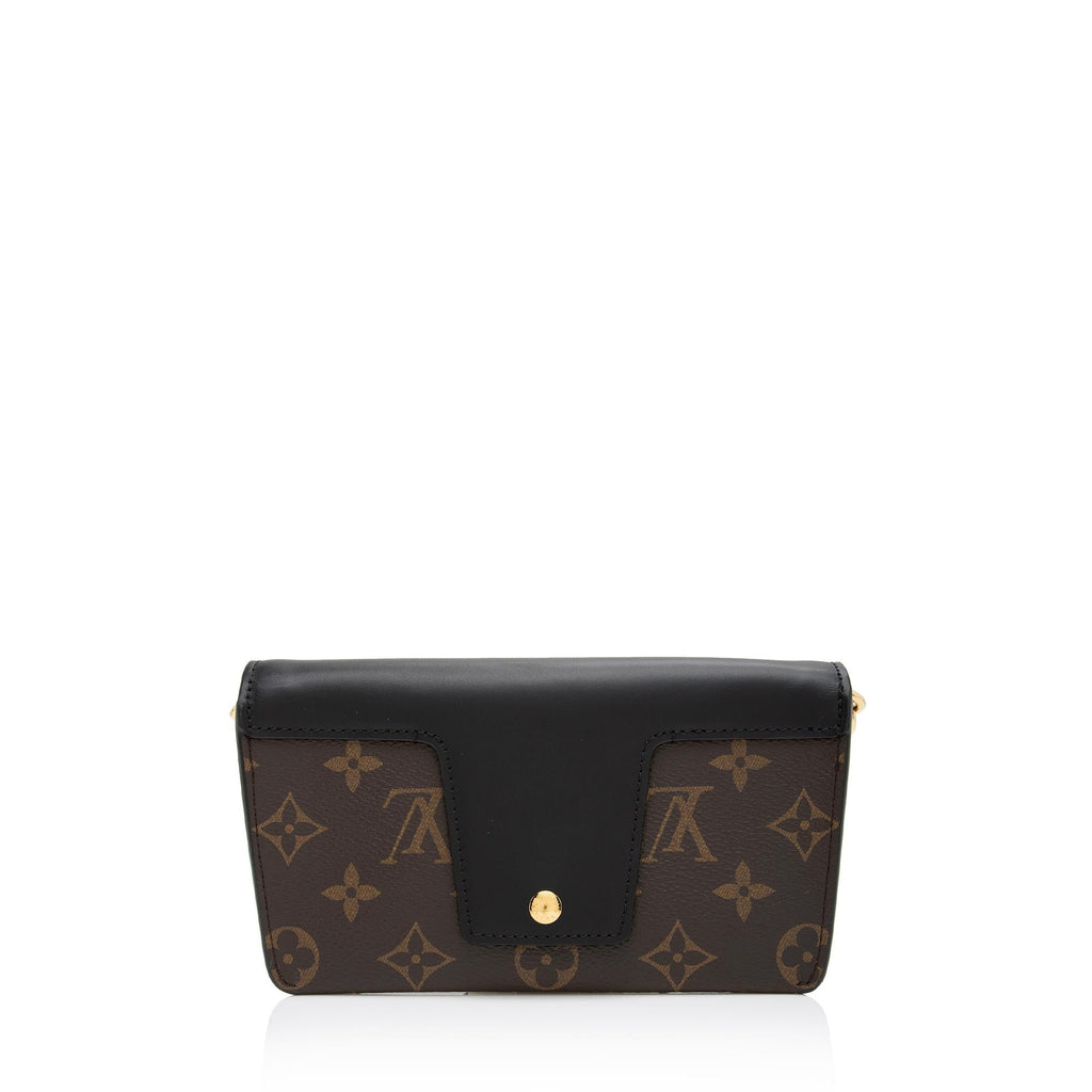 Louis Vuitton Monogram Canvas Padlock on Strap (SHF-qEAVXe)