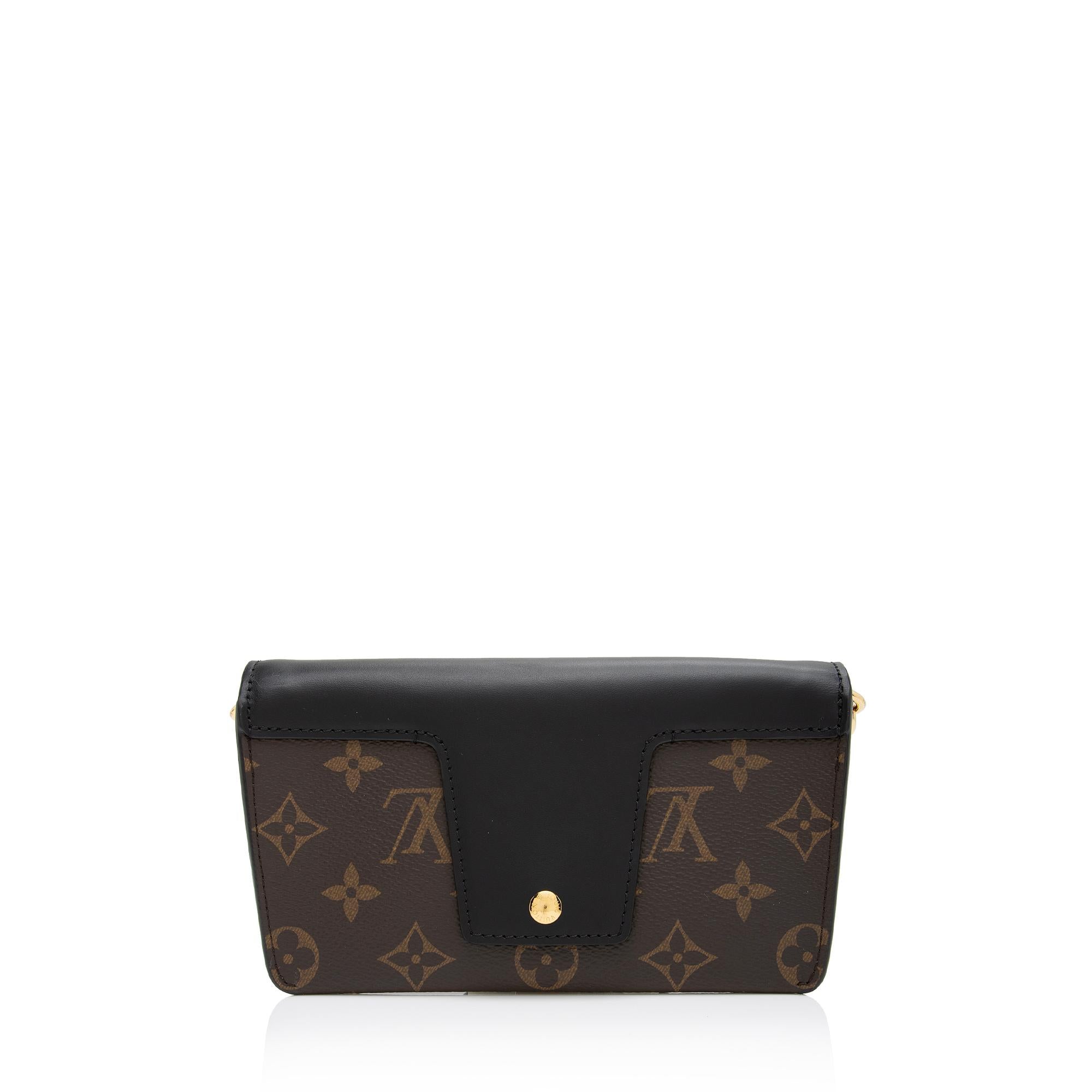 Louis Vuitton Monogram Canvas Padlock on Strap (SHF-qEAVXe)