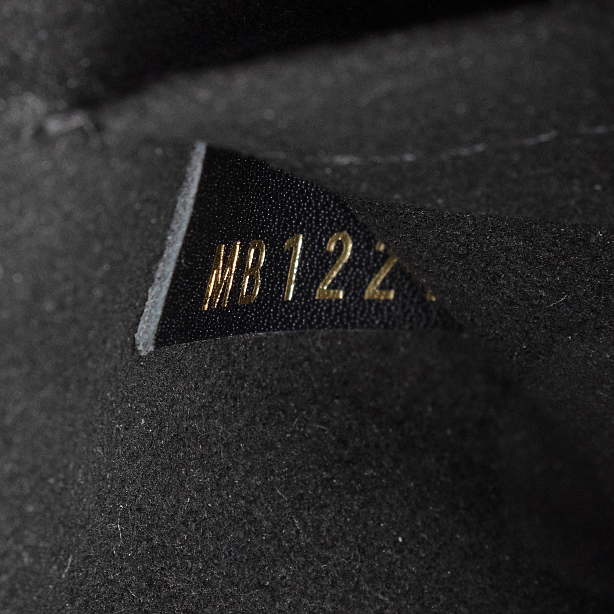 Louis Vuitton Monogram Canvas Padlock on Strap (SHF-qEAVXe)