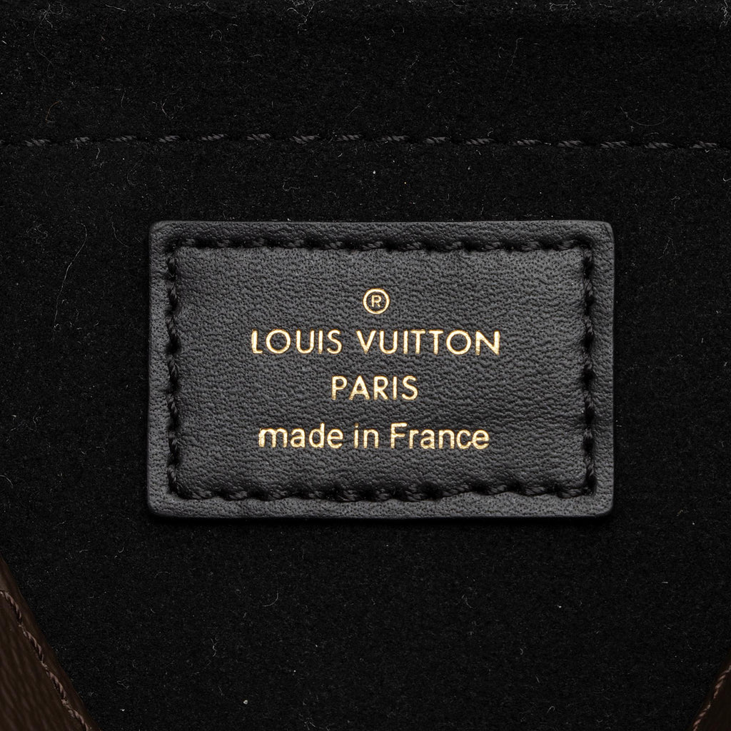 Louis Vuitton Monogram Canvas Padlock on Strap (SHF-qEAVXe)