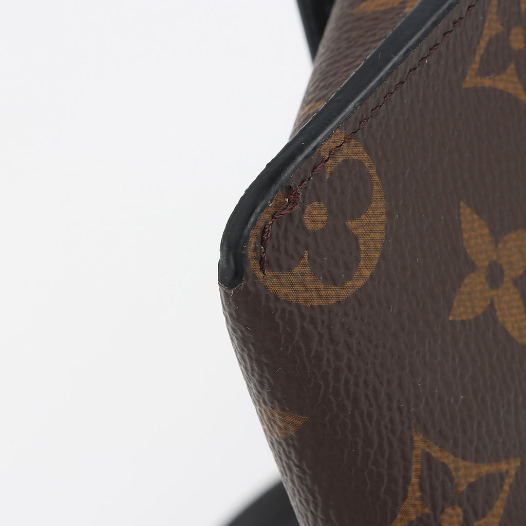 Louis Vuitton Monogram Canvas Padlock on Strap (SHF-Ss2gOb)