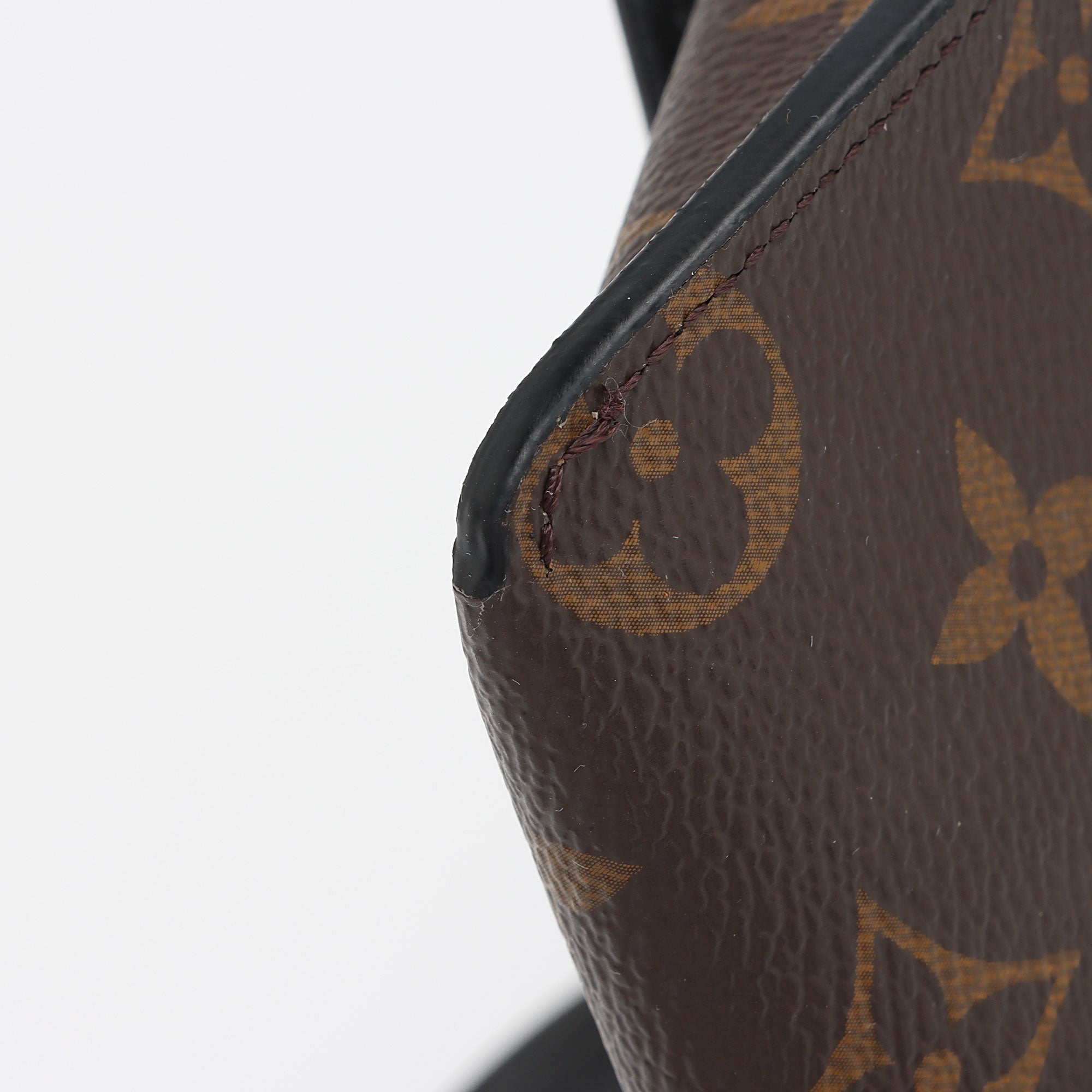 Louis Vuitton Monogram Canvas Padlock on Strap (SHF-Ss2gOb)