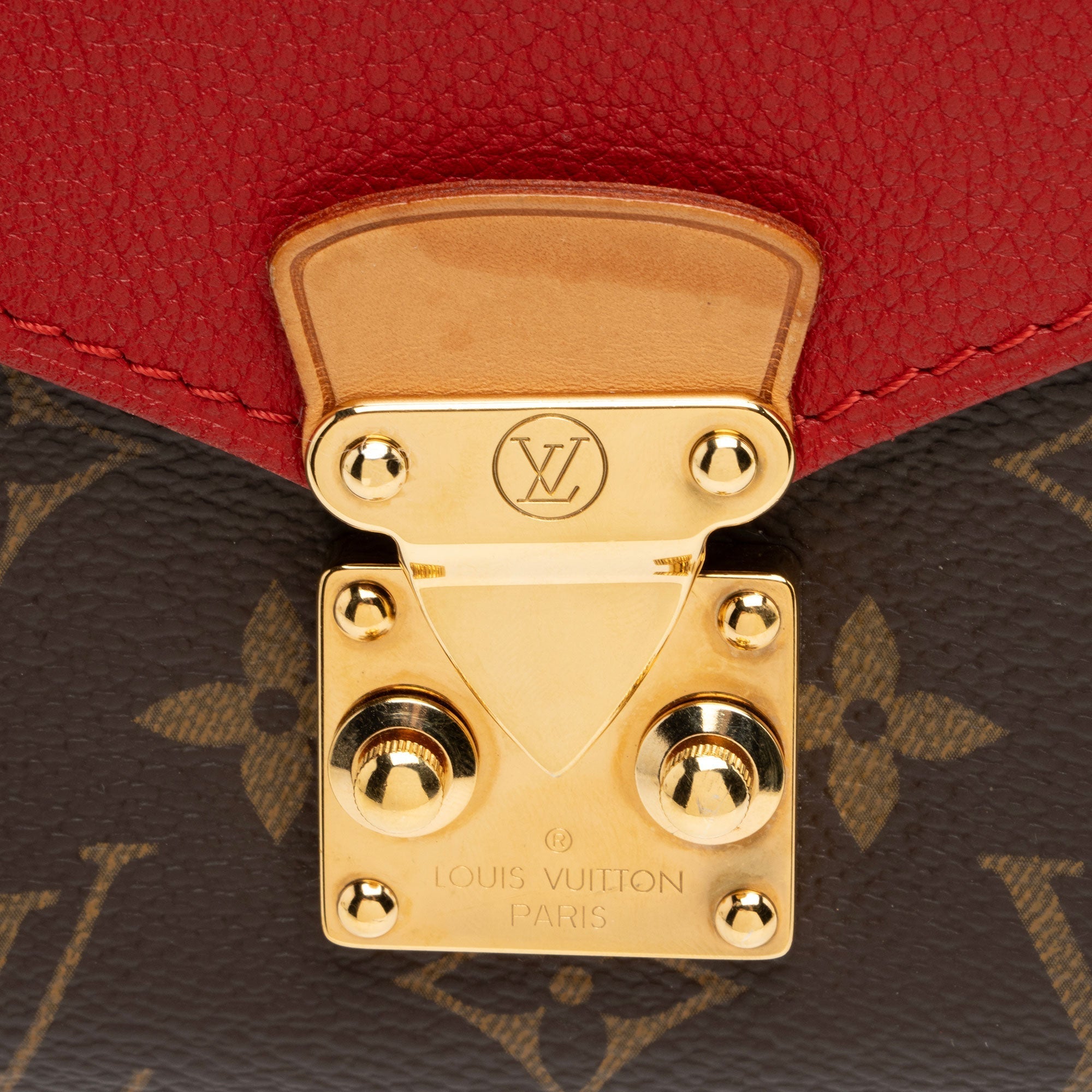 Louis Vuitton Monogram Canvas Pallas Chain Shoulder Bag (SHF-kEYMMI)