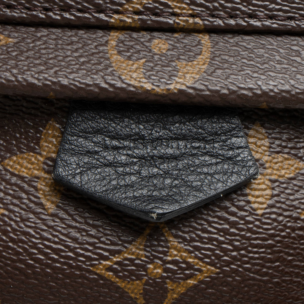 Louis Vuitton Monogram Canvas Palm Springs Mini Backpack (SHF-EqngY0)