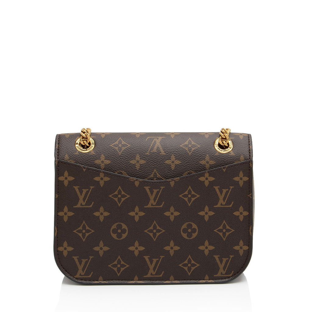 Louis Vuitton Monogram Canvas Passy Shoulder Bag (SHF-Cm87ct)