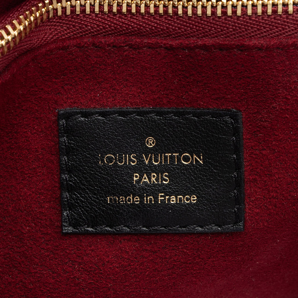 Louis Vuitton Monogram Canvas Passy Shoulder Bag (SHF-Cm87ct)
