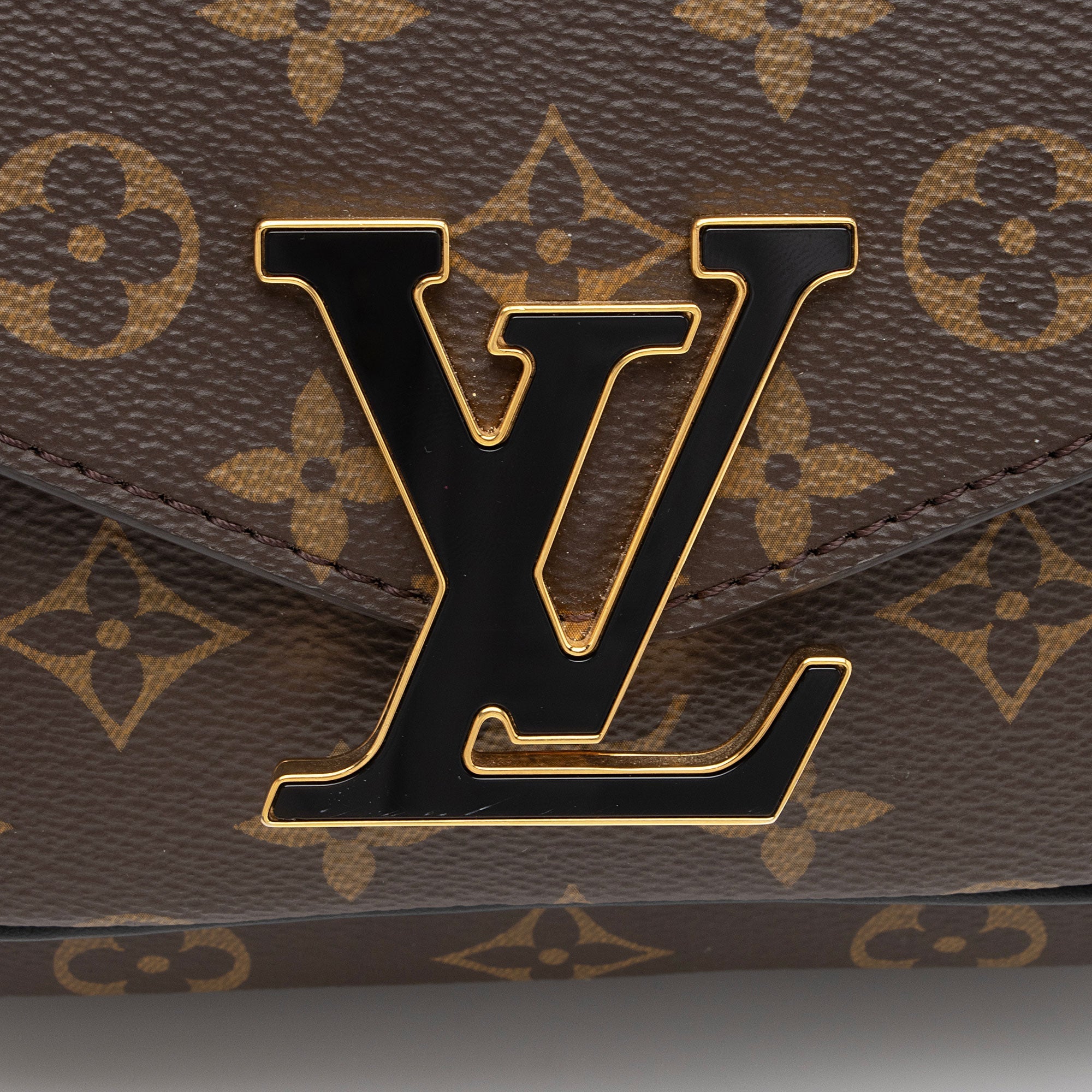 Louis Vuitton Monogram Canvas Passy Shoulder Bag (SHF-KeNiEF)