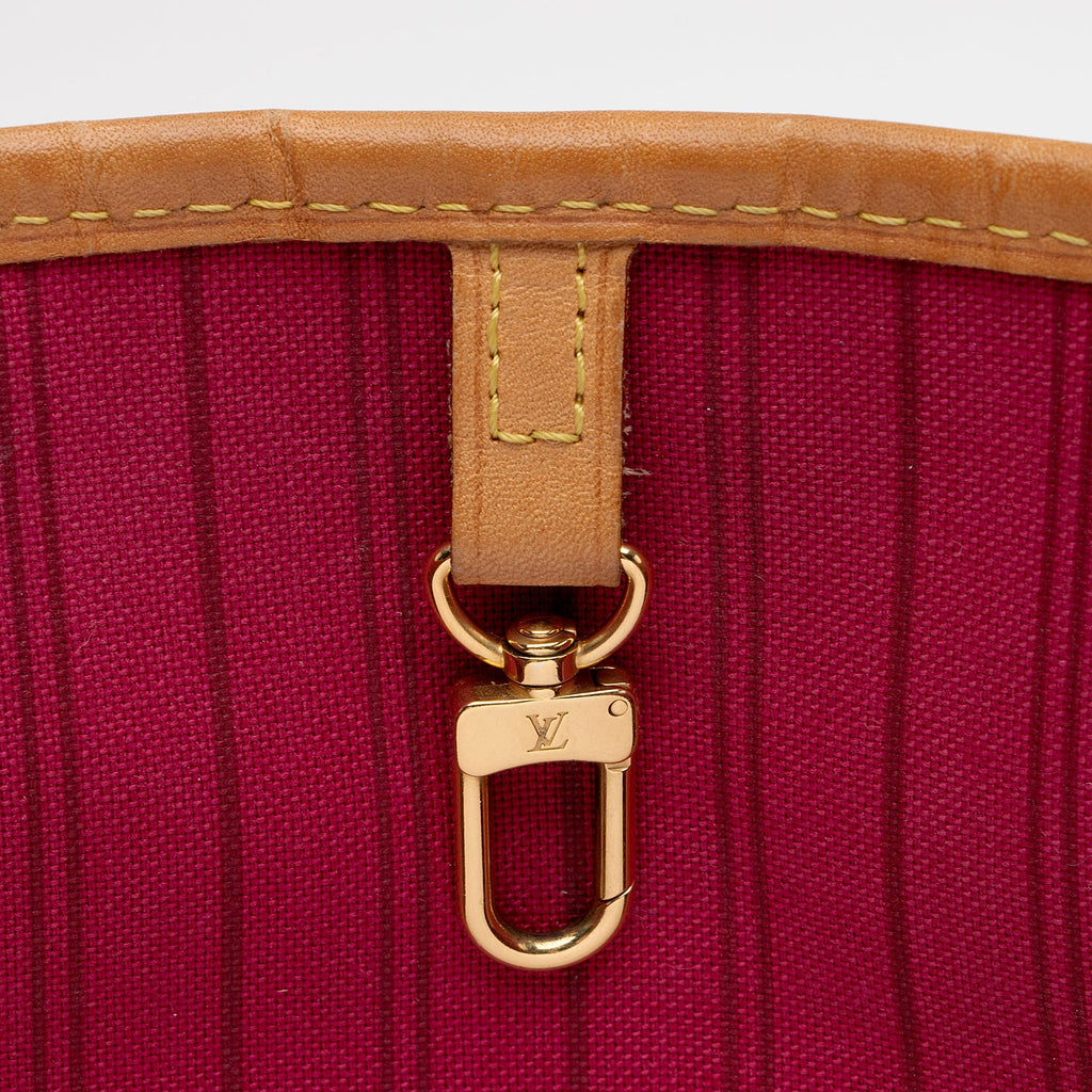 Louis Vuitton Monogram Canvas Patches Neverfull MM Tote (SHF-VCZIdY)