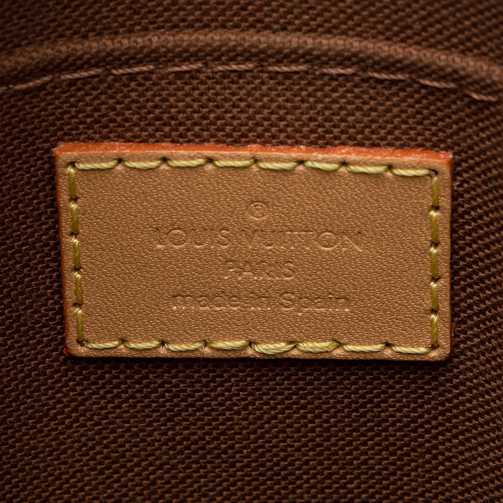 Louis Vuitton Monogram Canvas Petit Sac Plat Shoulder Bag (SHF-Vkwlcf)