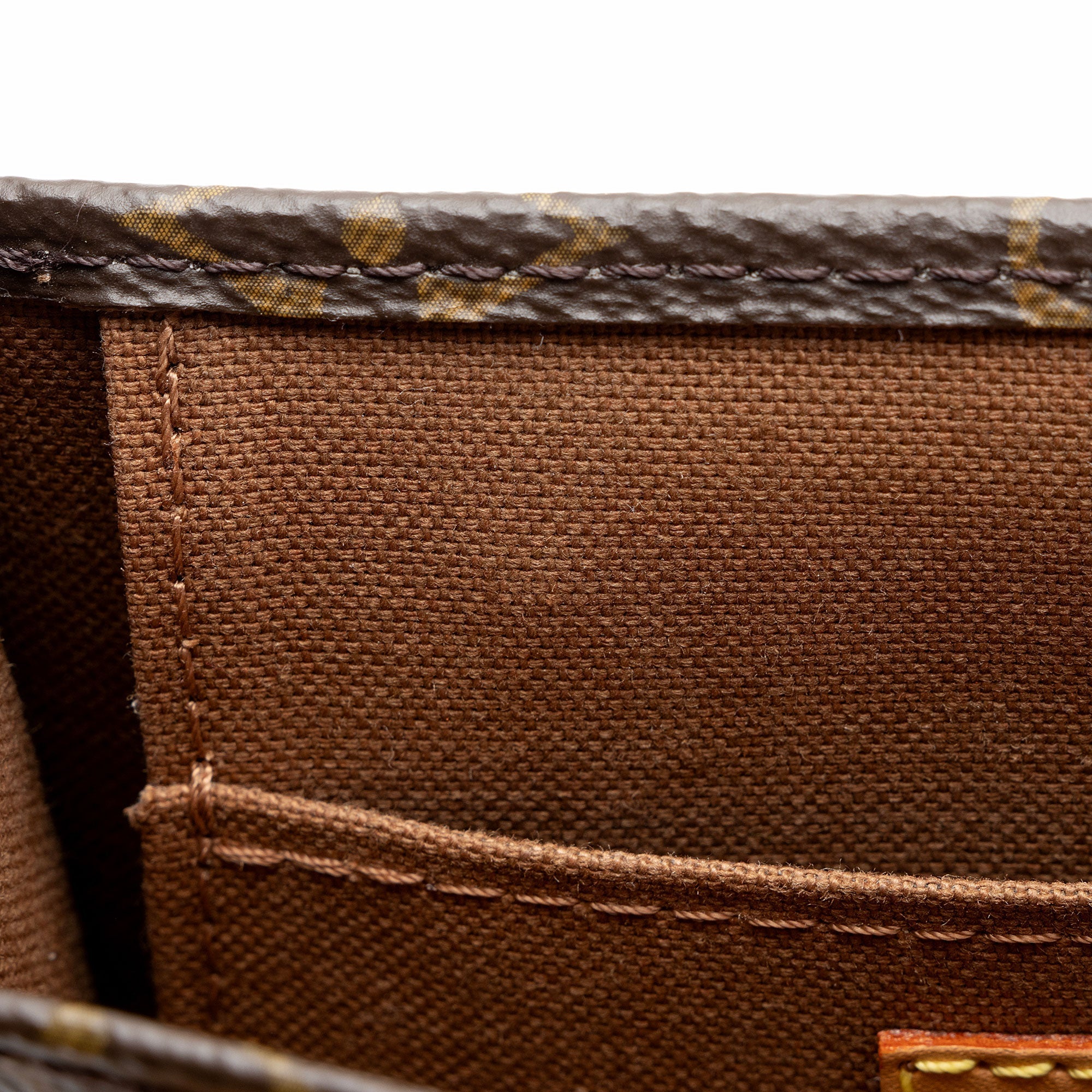 Louis Vuitton Monogram Canvas Petit Sac Plat Shoulder Bag (SHF-DPlW0S)
