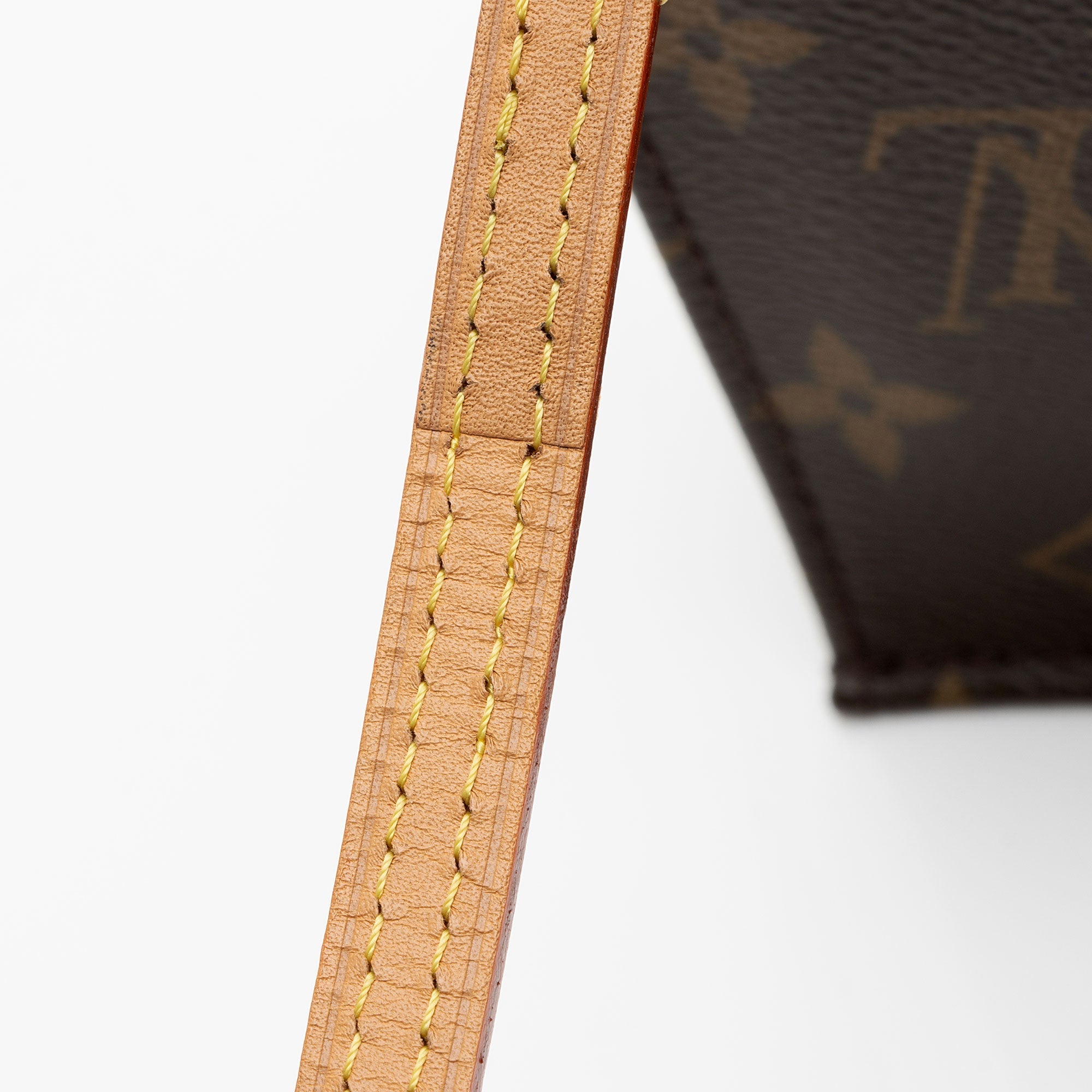 Louis Vuitton Monogram Canvas Petit Sac Plat Shoulder Bag (SHF-DPlW0S)
