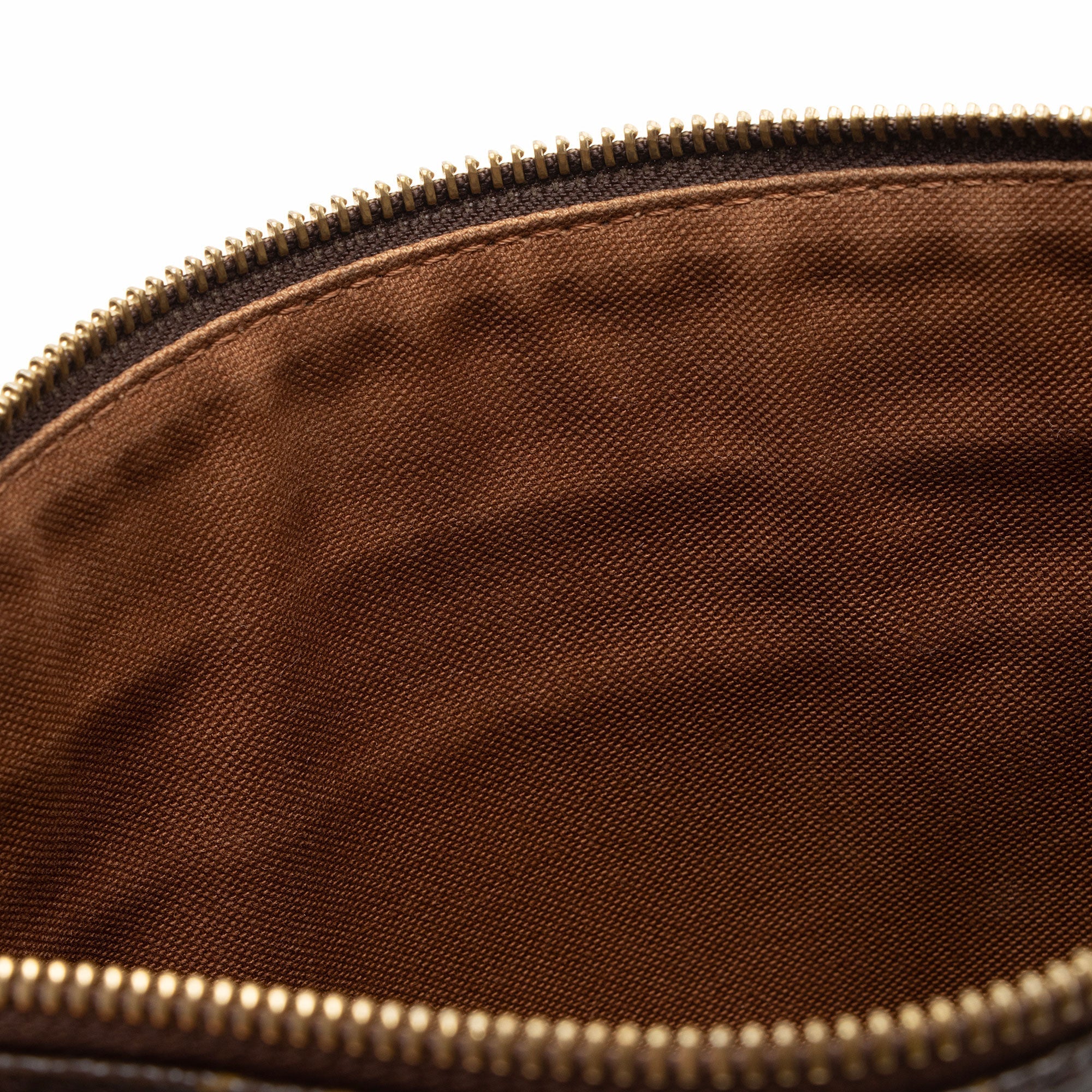 Louis Vuitton Monogram Canvas Pochette Bosphore Messenger (SHF-TsMZfs)