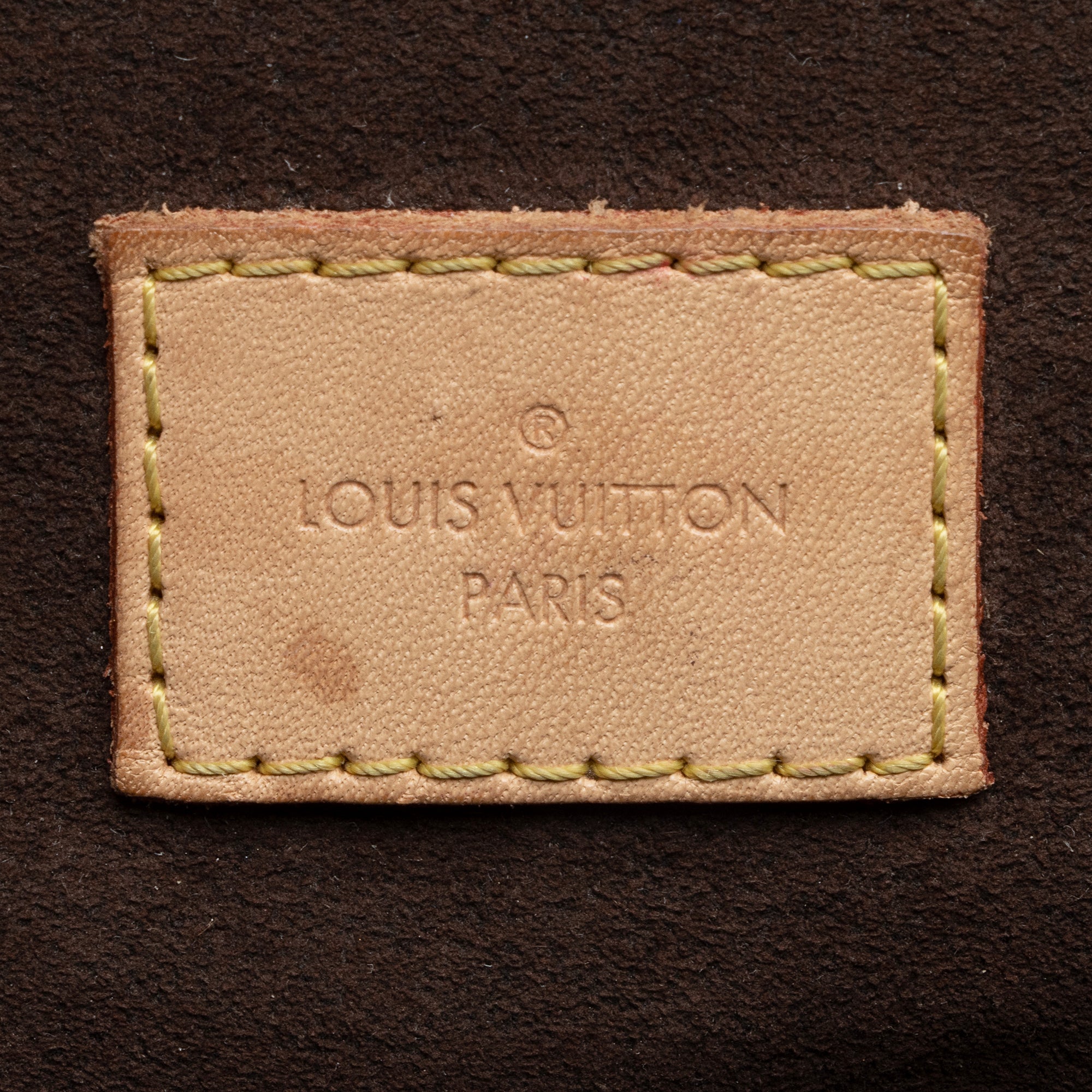 Louis Vuitton Monogram Canvas Pochette Metis Shoulder Bag (SHF-Vnuc0s)