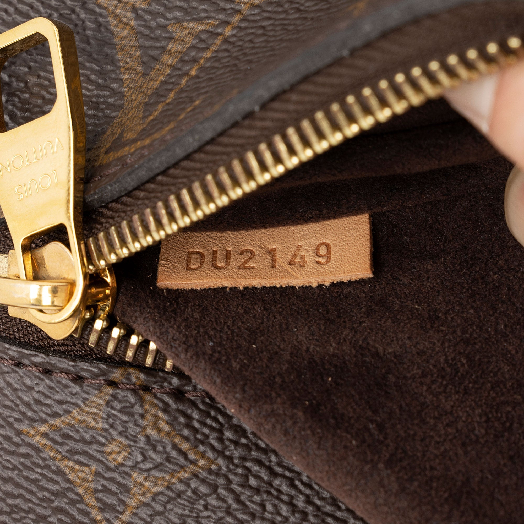 Louis Vuitton Monogram Canvas Pochette Metis Shoulder Bag (SHF-qI76Nd)