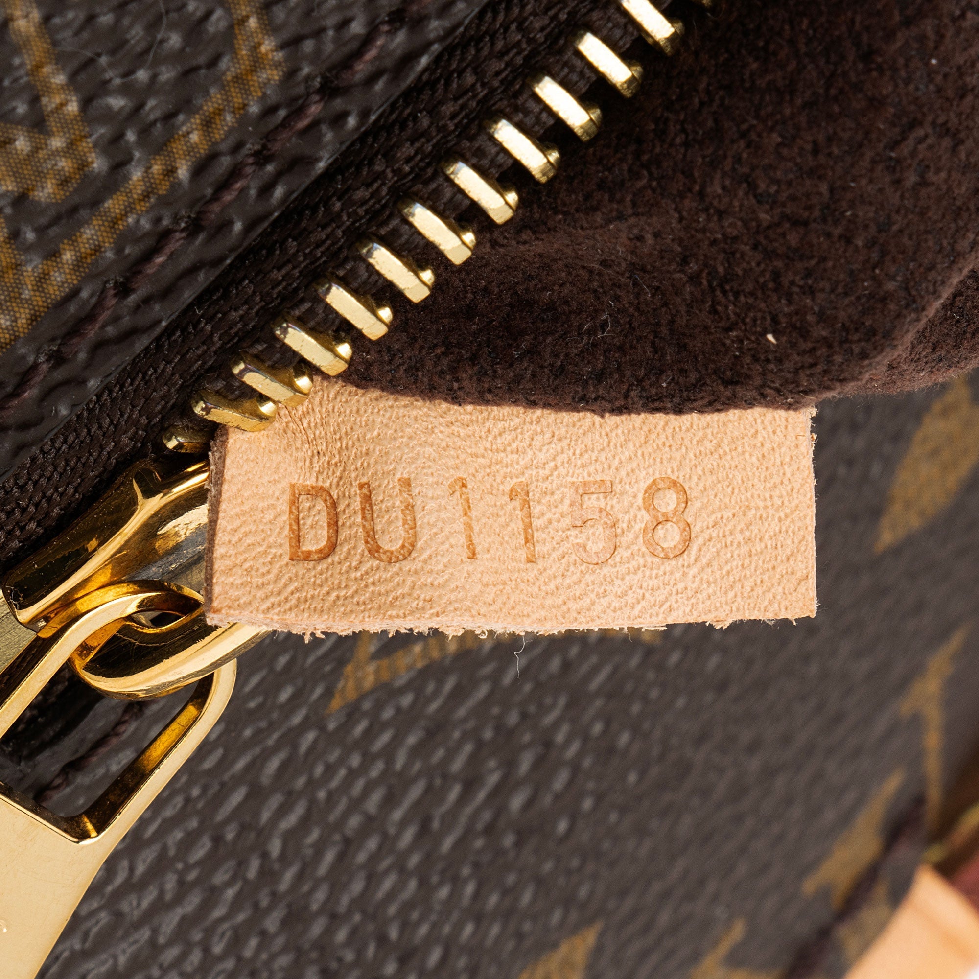 Louis Vuitton Monogram Canvas Pochette Metis Shoulder Bag (SHF-QcZc3C)