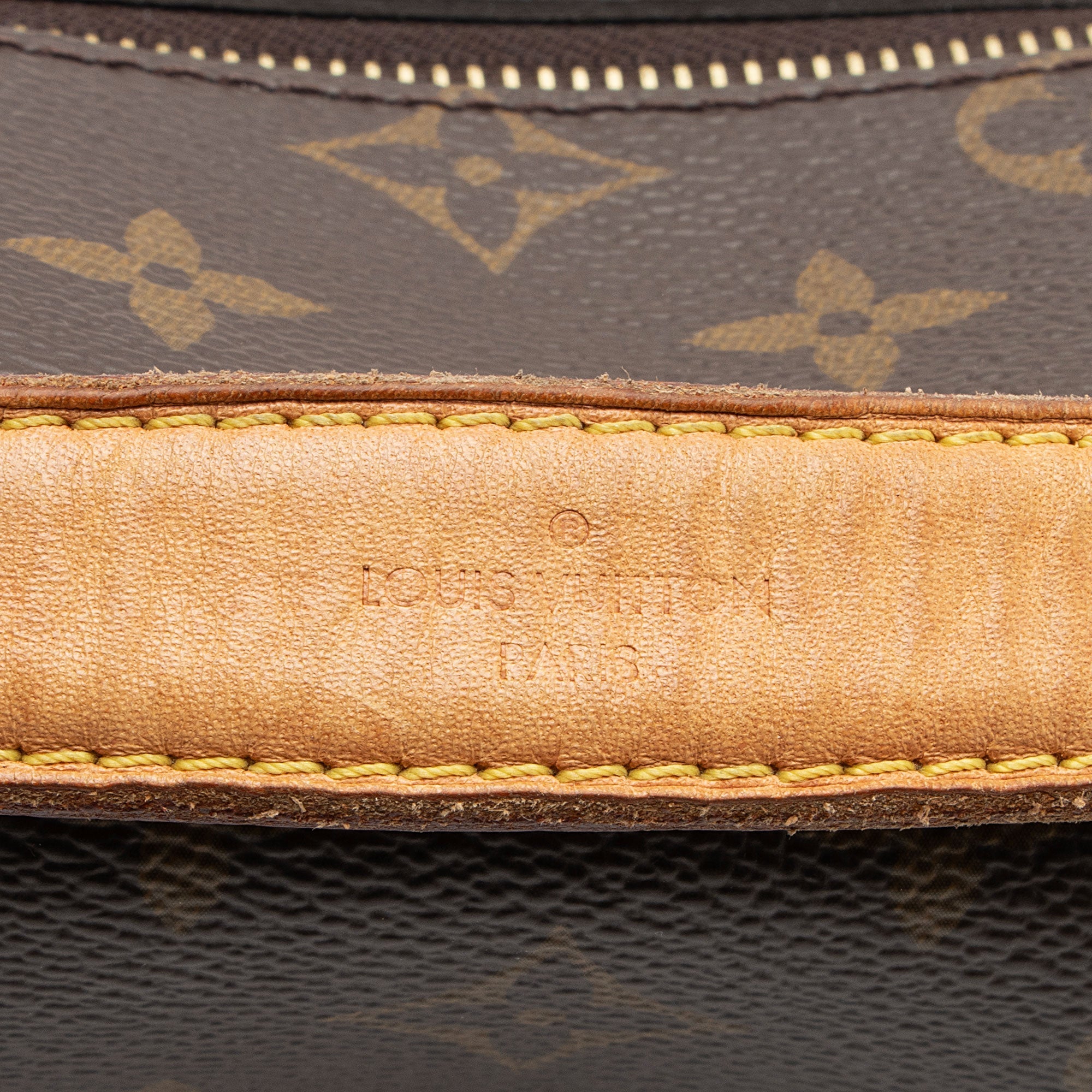 Louis Vuitton Monogram Canvas Pochette Metis Shoulder Bag (SHF-0Q33me)
