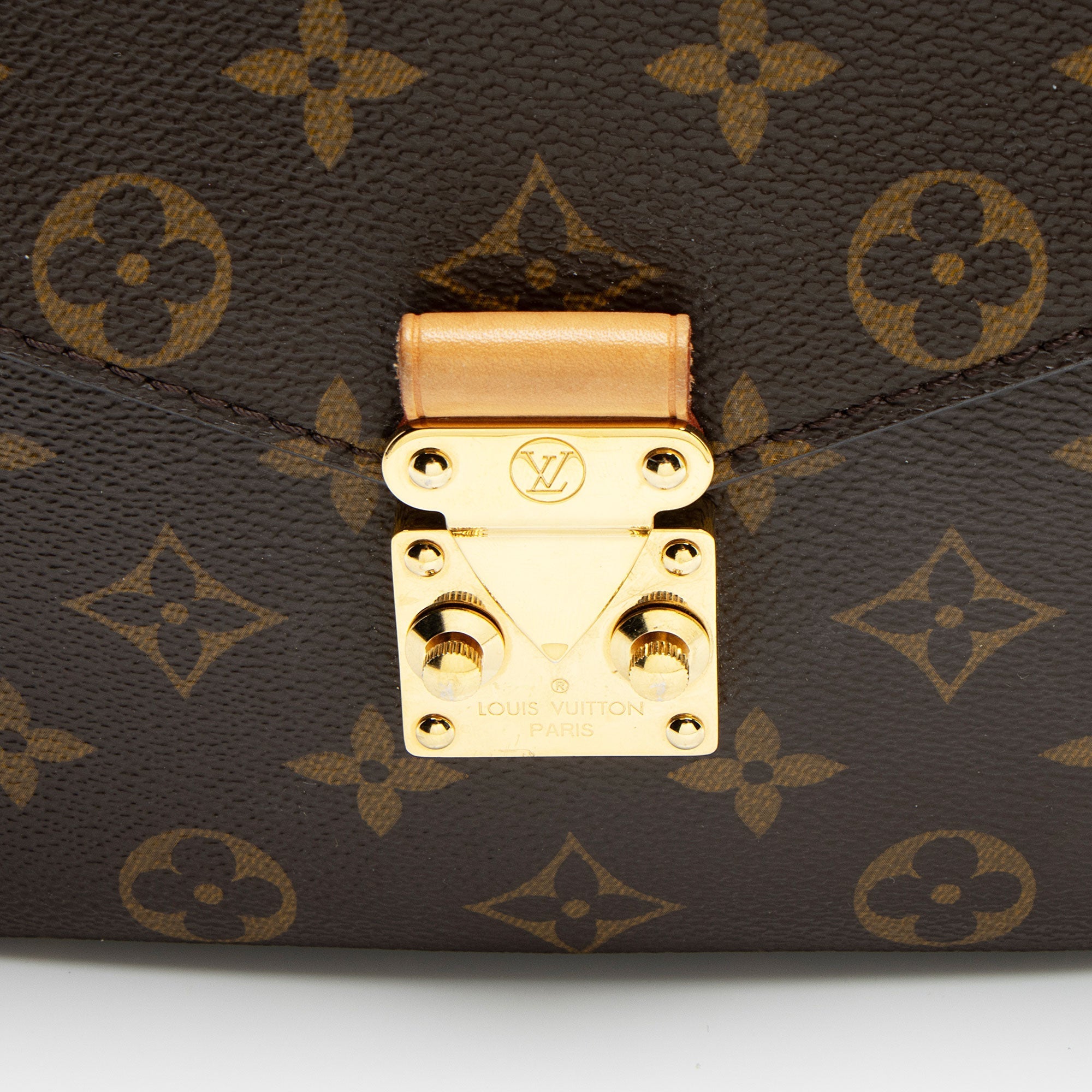 Louis Vuitton Monogram Canvas Pochette Metis Shoulder Bag (SHF-HDqs2l)