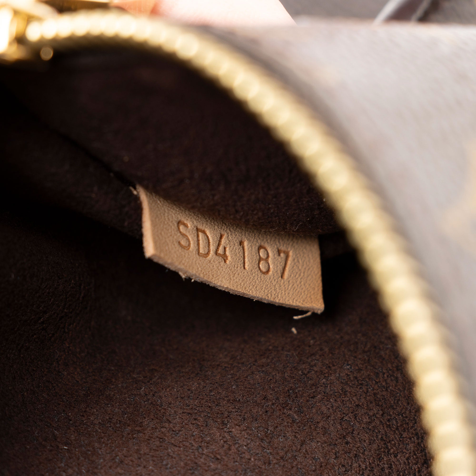 Louis Vuitton Monogram Canvas Pochette Metis Shoulder Bag (SHF-hZqe8d)