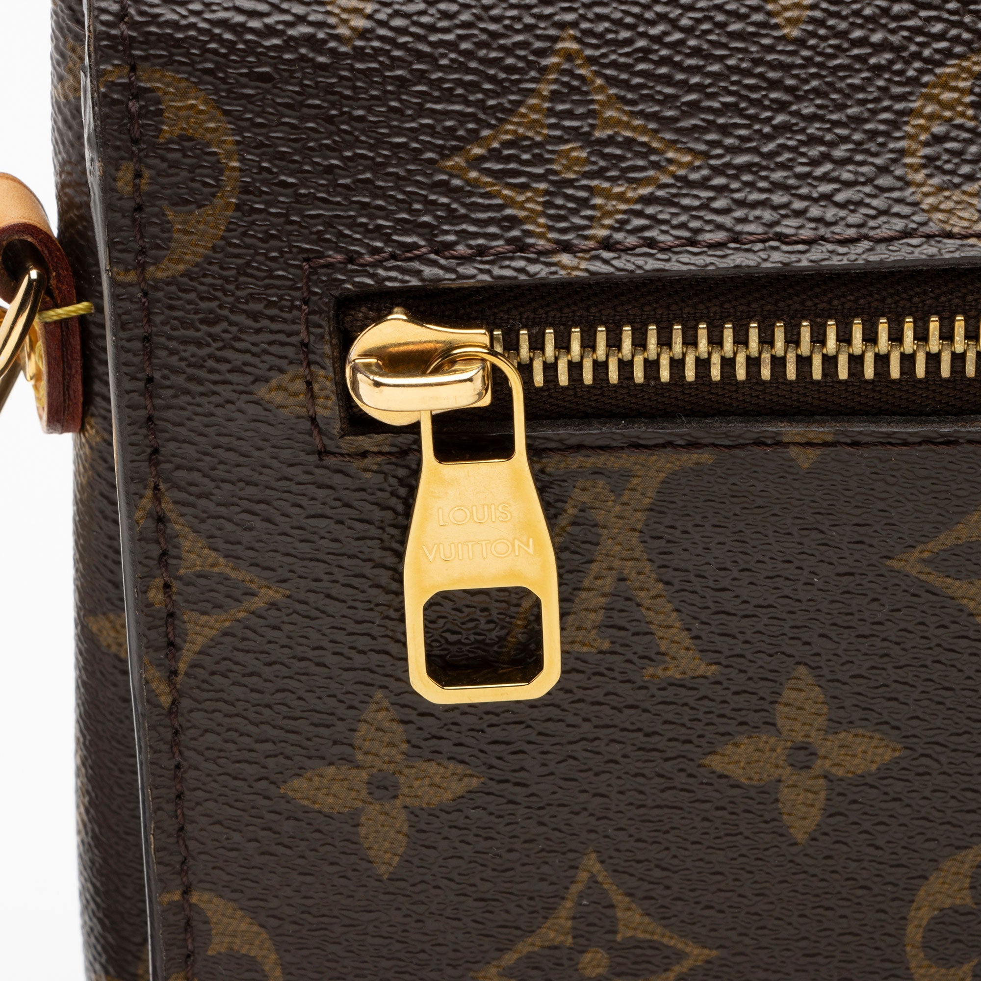 Louis Vuitton Monogram Canvas Pochette Metis Shoulder Bag (SHF-hZqe8d)