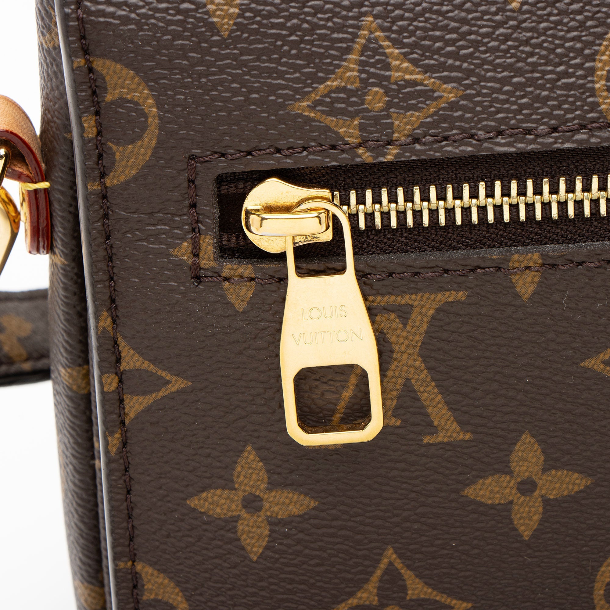 Louis Vuitton Monogram Canvas Pochette Metis Shoulder Bag (SHF-B5q5tA)