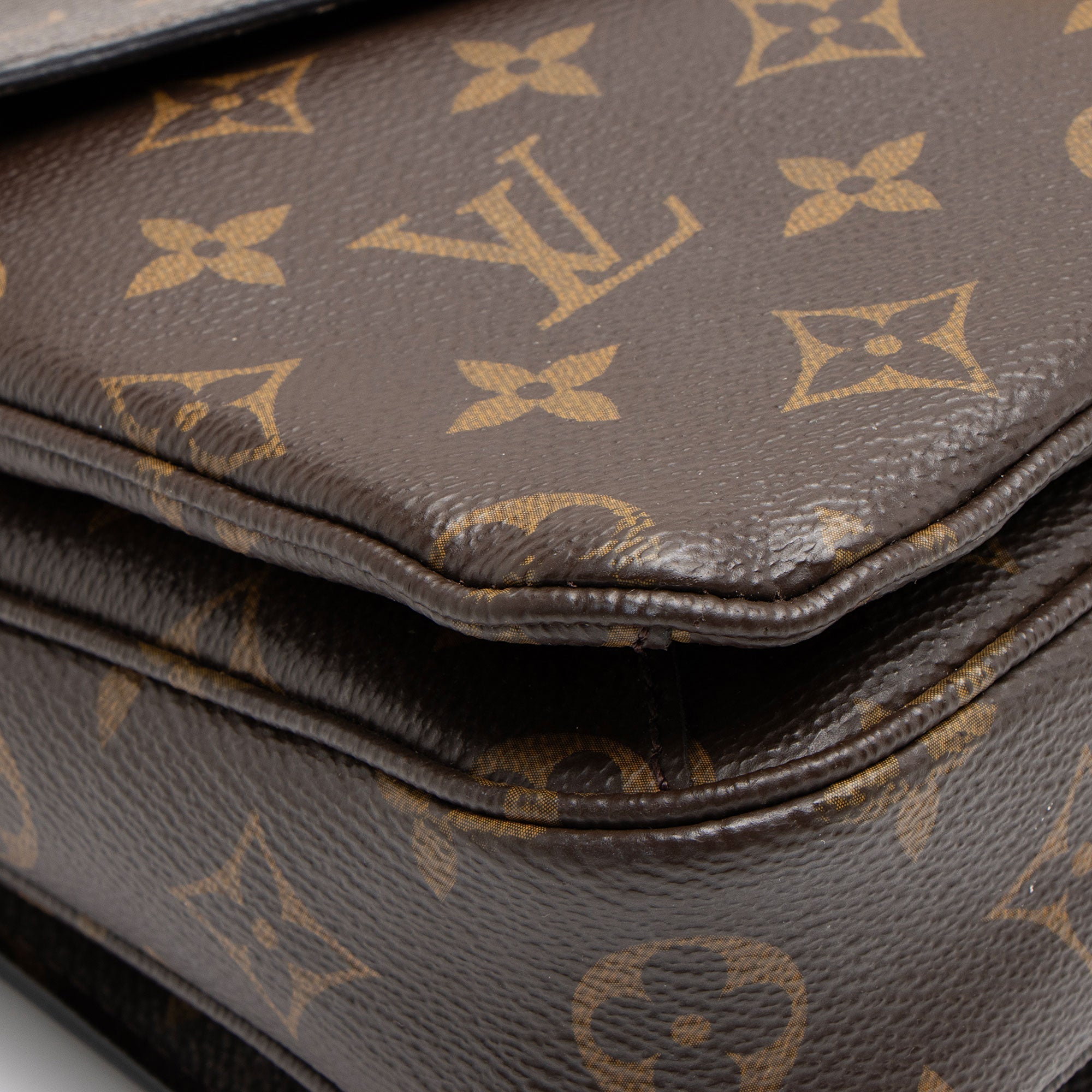 Louis Vuitton Monogram Canvas Pochette Metis Shoulder Bag