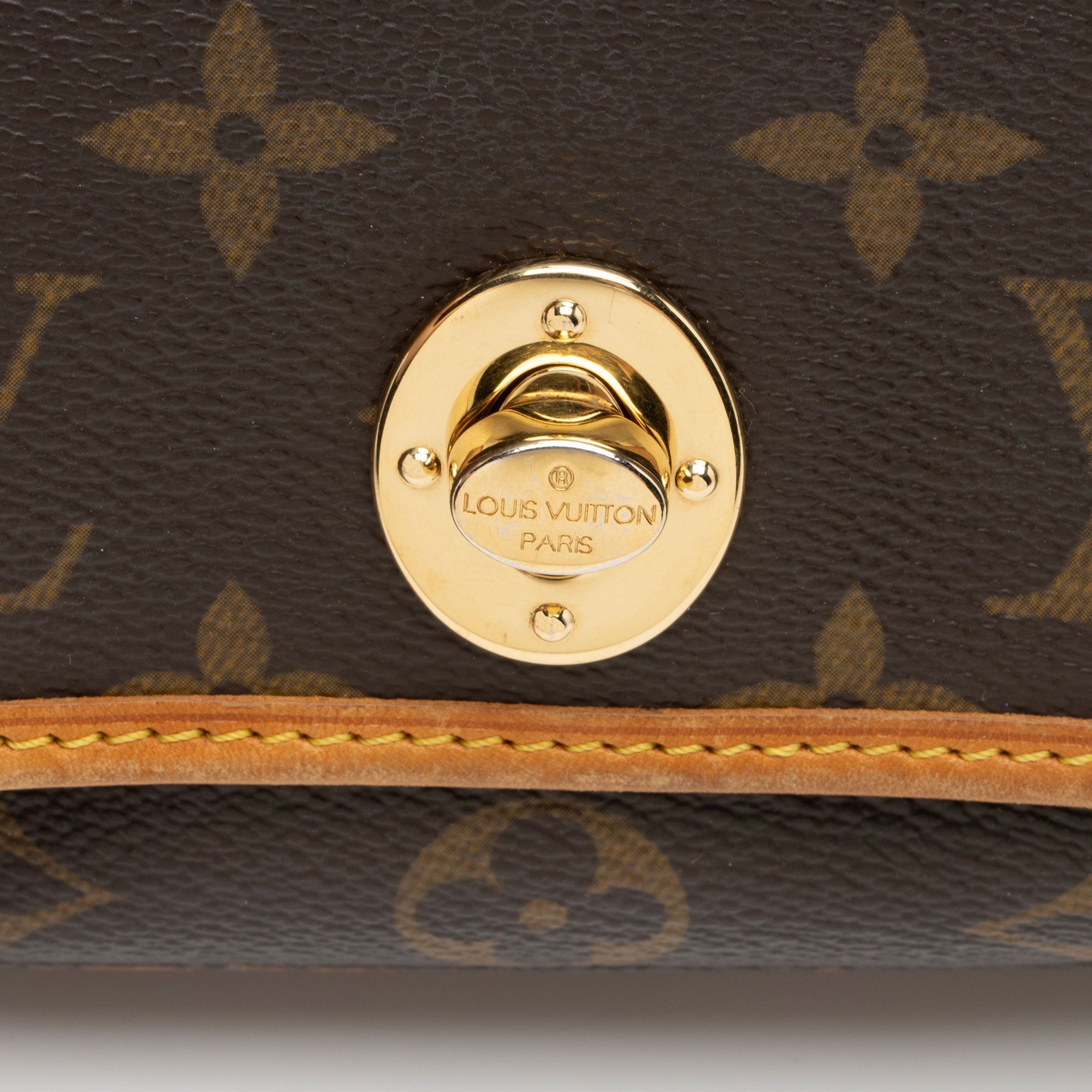 Louis Vuitton Monogram Canvas Pochette Tikal Clutch (SHF-gbe0ZF)