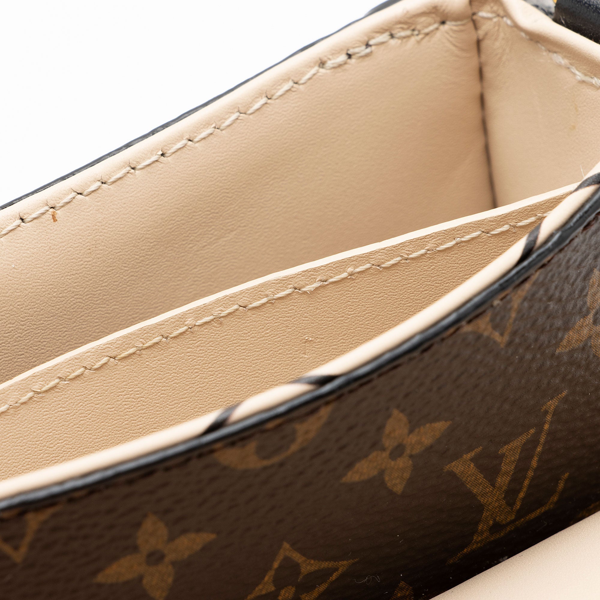 Louis Vuitton Monogram Canvas Pochette Trunk Vertical Shoulder Bag (SHF-0cnSuE)