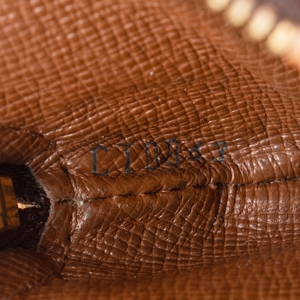 Louis Vuitton Monogram Canvas Round Coin Pouch (SHF-y8shBN)