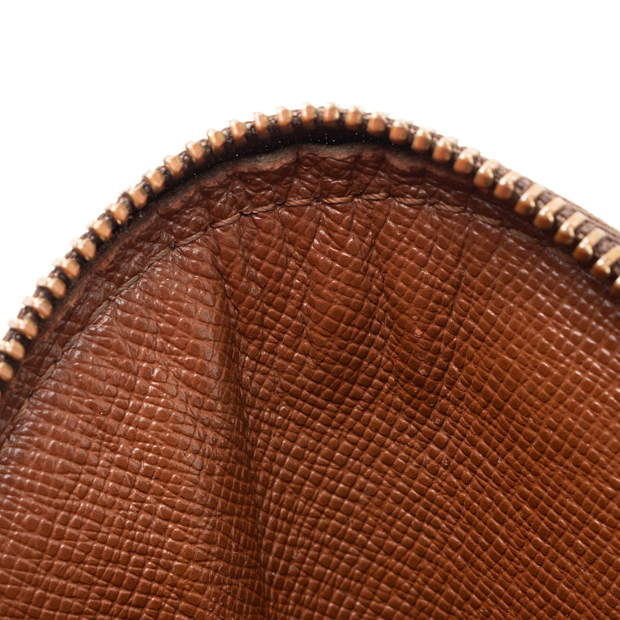 Louis Vuitton Monogram Canvas Round Coin Pouch (SHF-y8shBN)