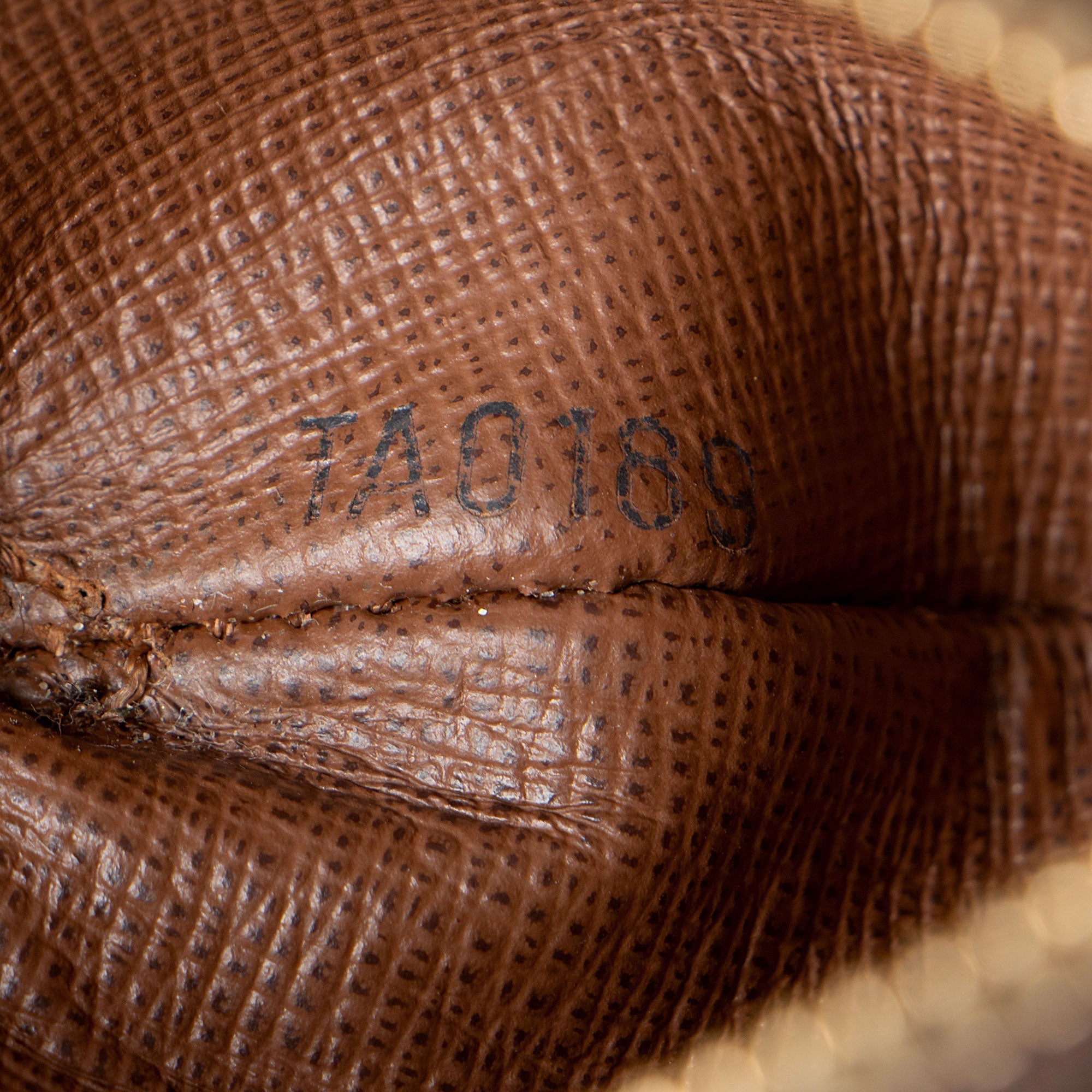 Louis Vuitton Monogram Canvas Round Coin Pouch (SHF-NOVcO2)