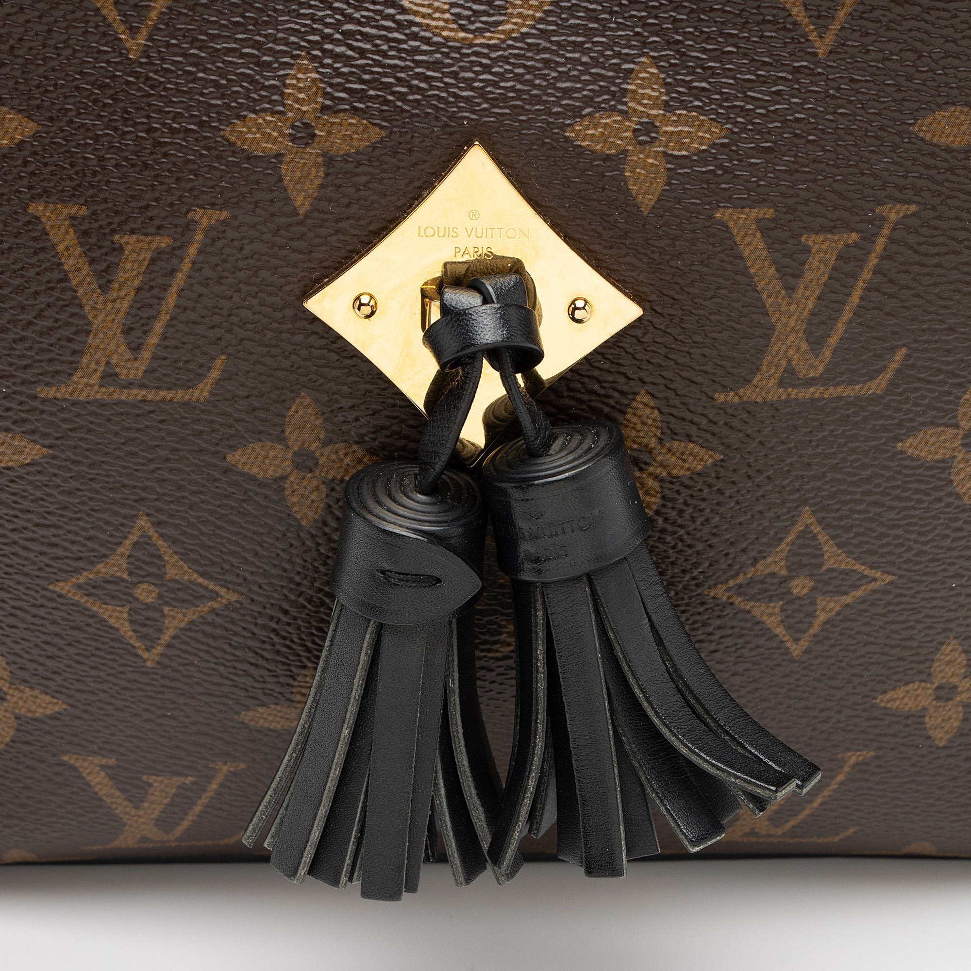 Louis Vuitton Monogram Canvas Saintonge Shoulder Bag (SHF-N8bW4b)