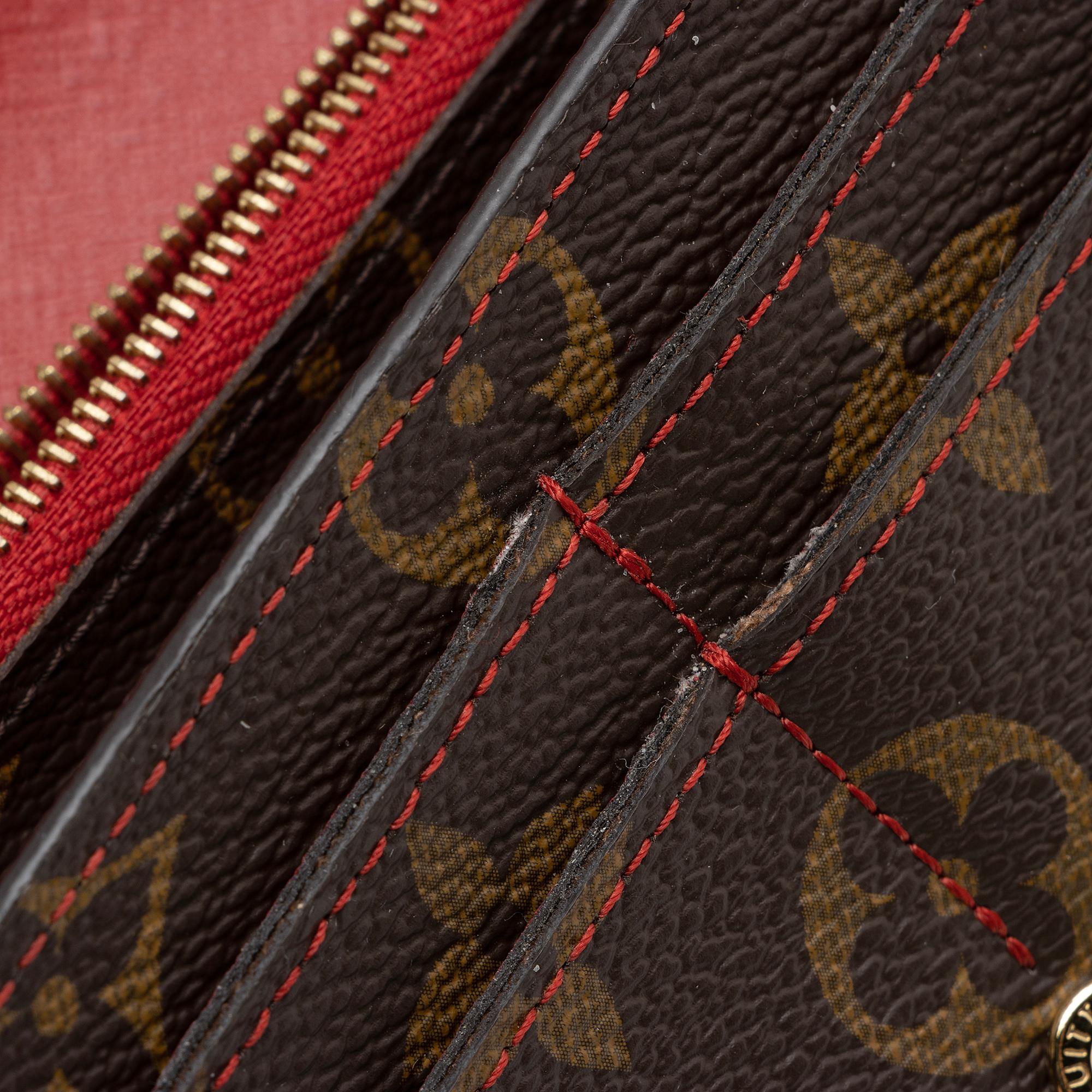 Louis Vuitton Monogram Canvas Sarah Retiro Wallet (SHF-VGJetS)