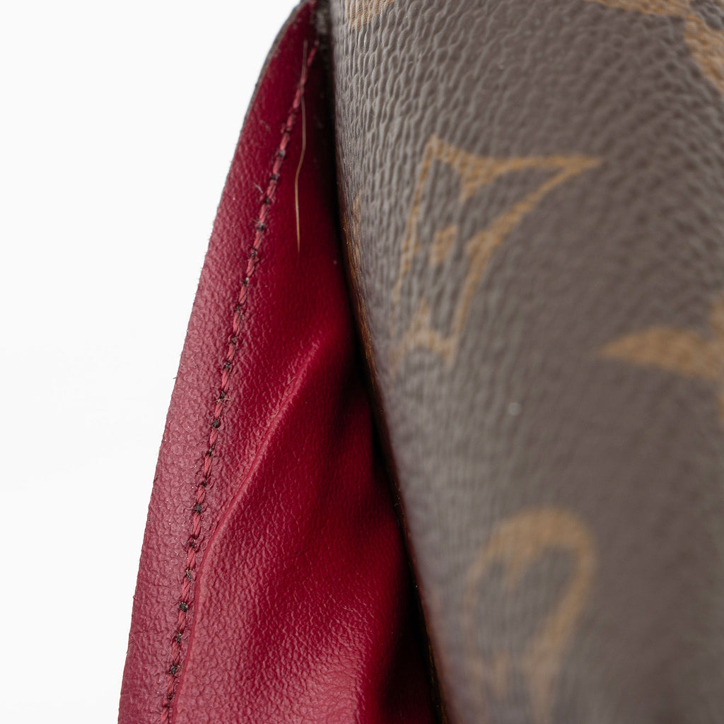Louis Vuitton Monogram Canvas Sarah Wallet (SHF-VICykF)