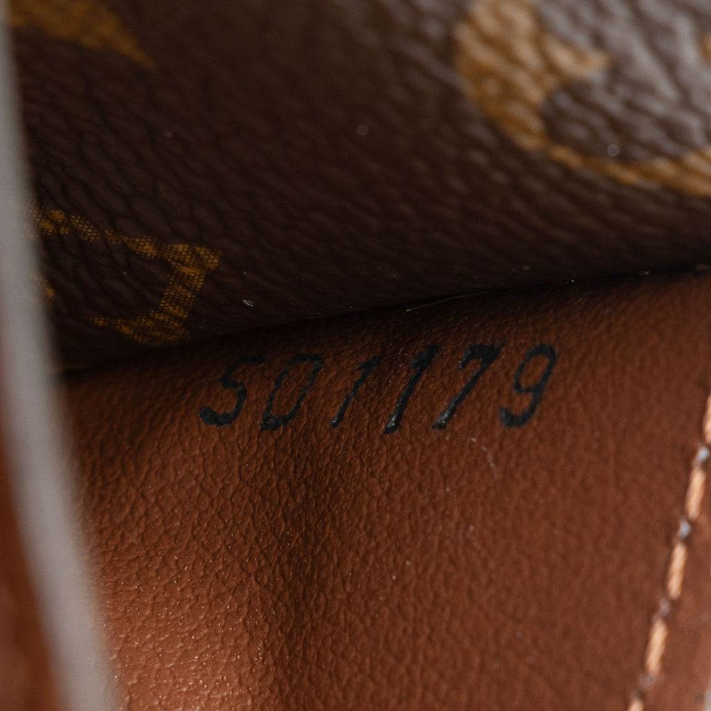 Louis Vuitton Monogram Canvas Sarah Wallet (SHF-fnFJ8W)